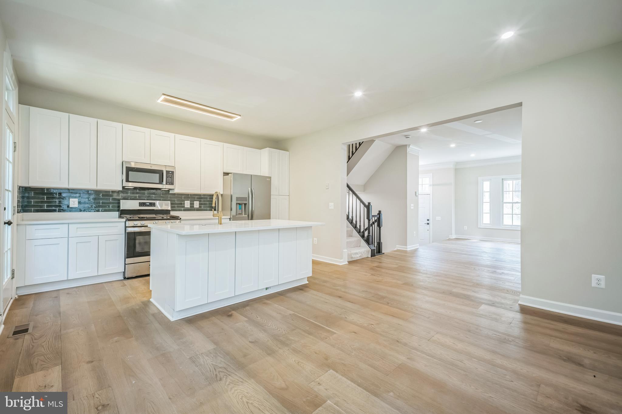 5561 JOWETT COURT