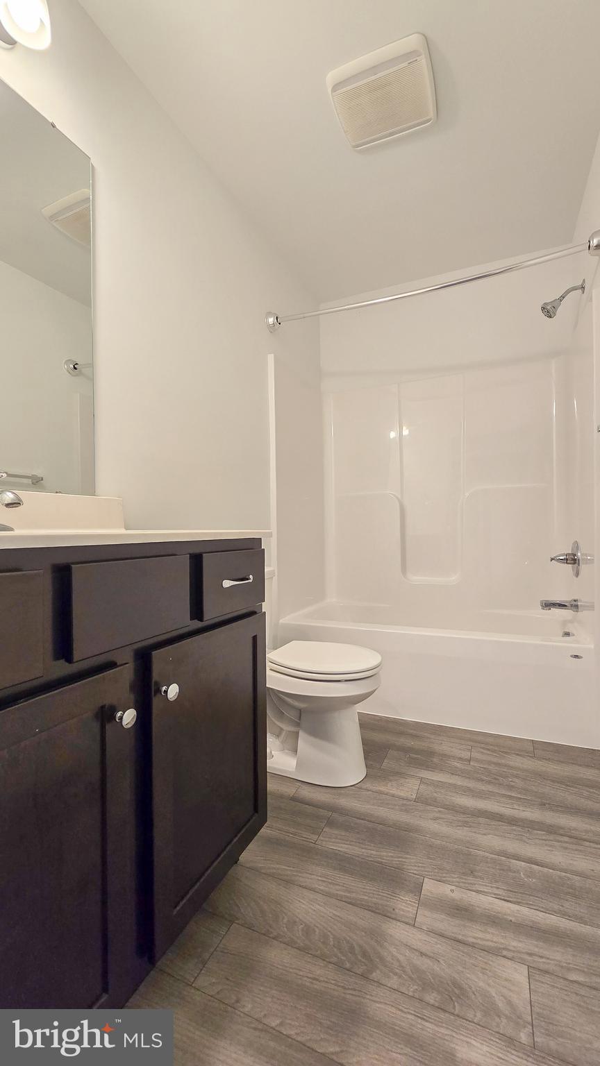 HANBURY COURT - Residential Lease