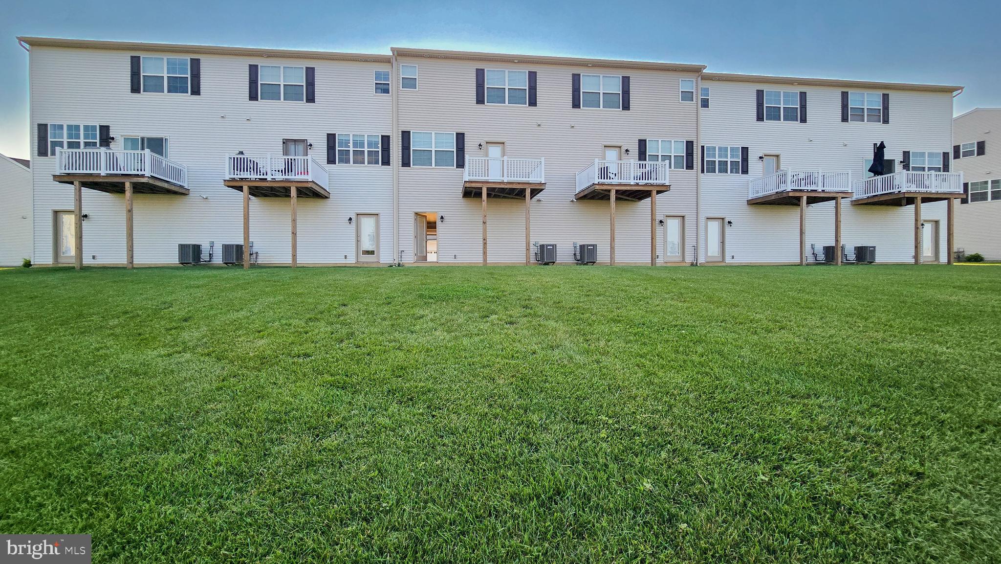 HANBURY COURT - Residential Lease