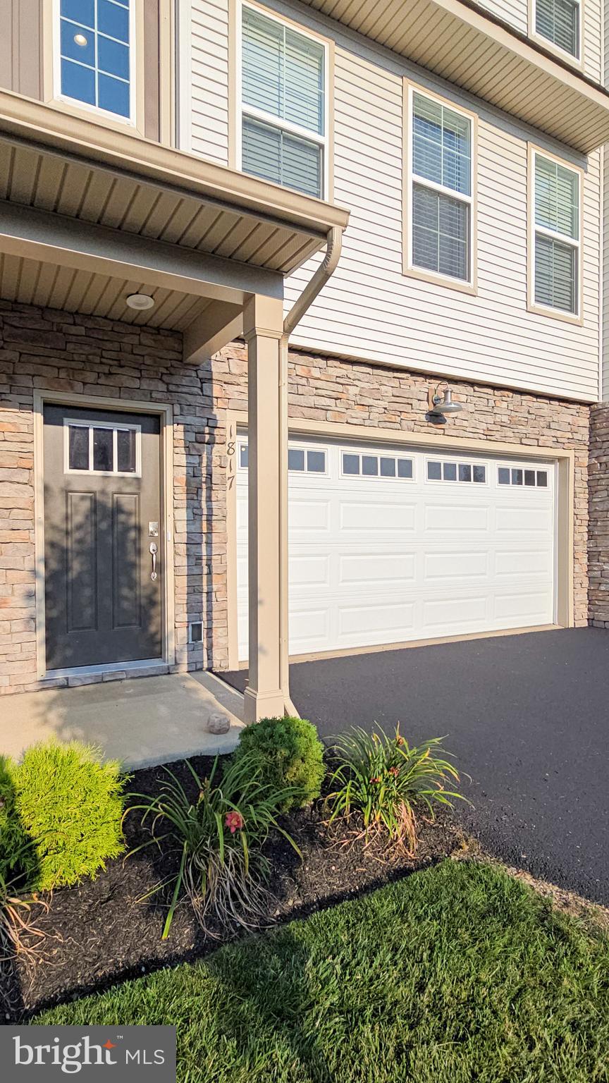 HANBURY COURT - Residential Lease