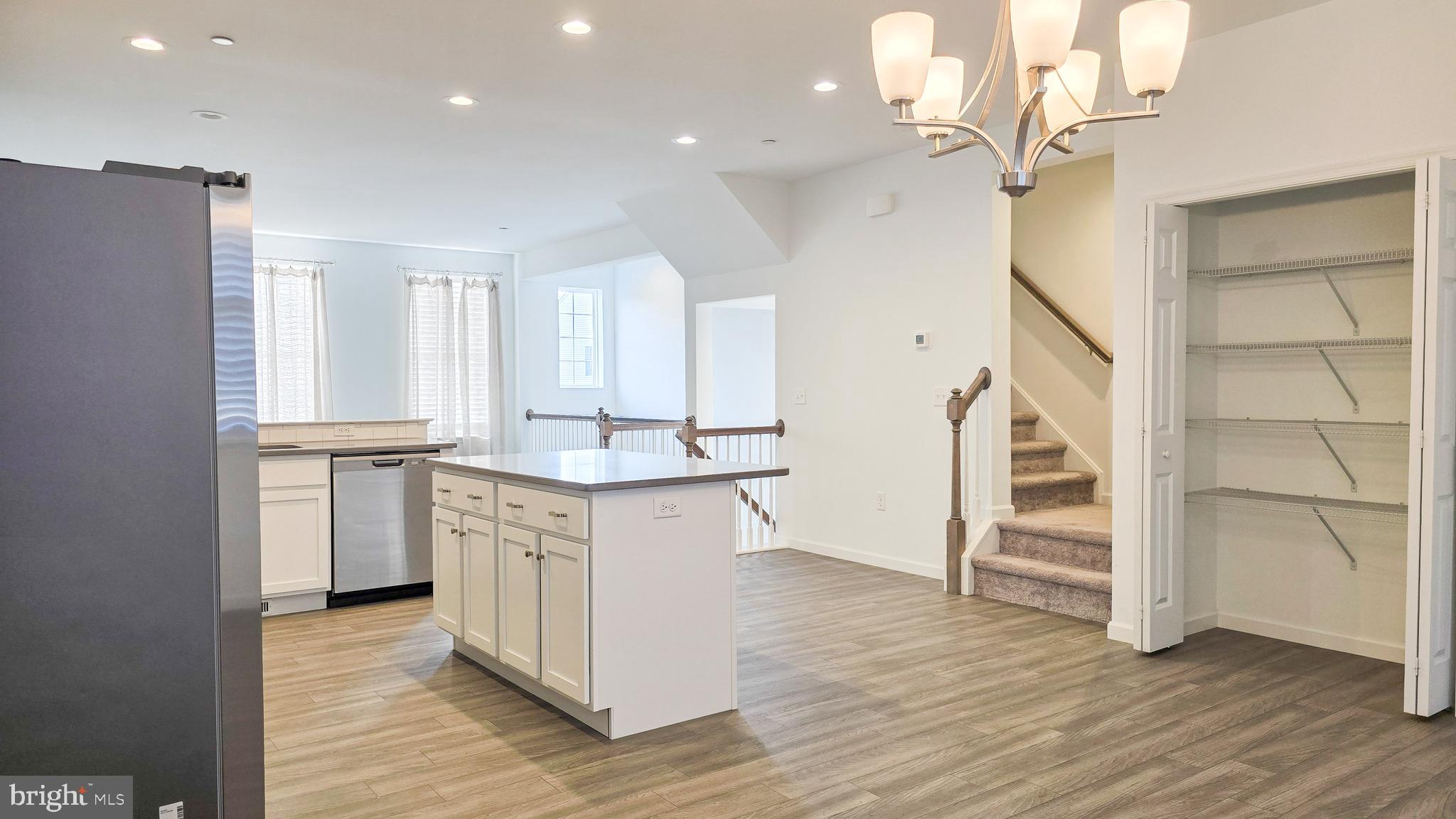 HANBURY COURT - Residential Lease