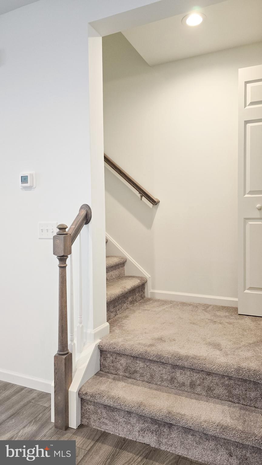 HANBURY COURT - Residential Lease