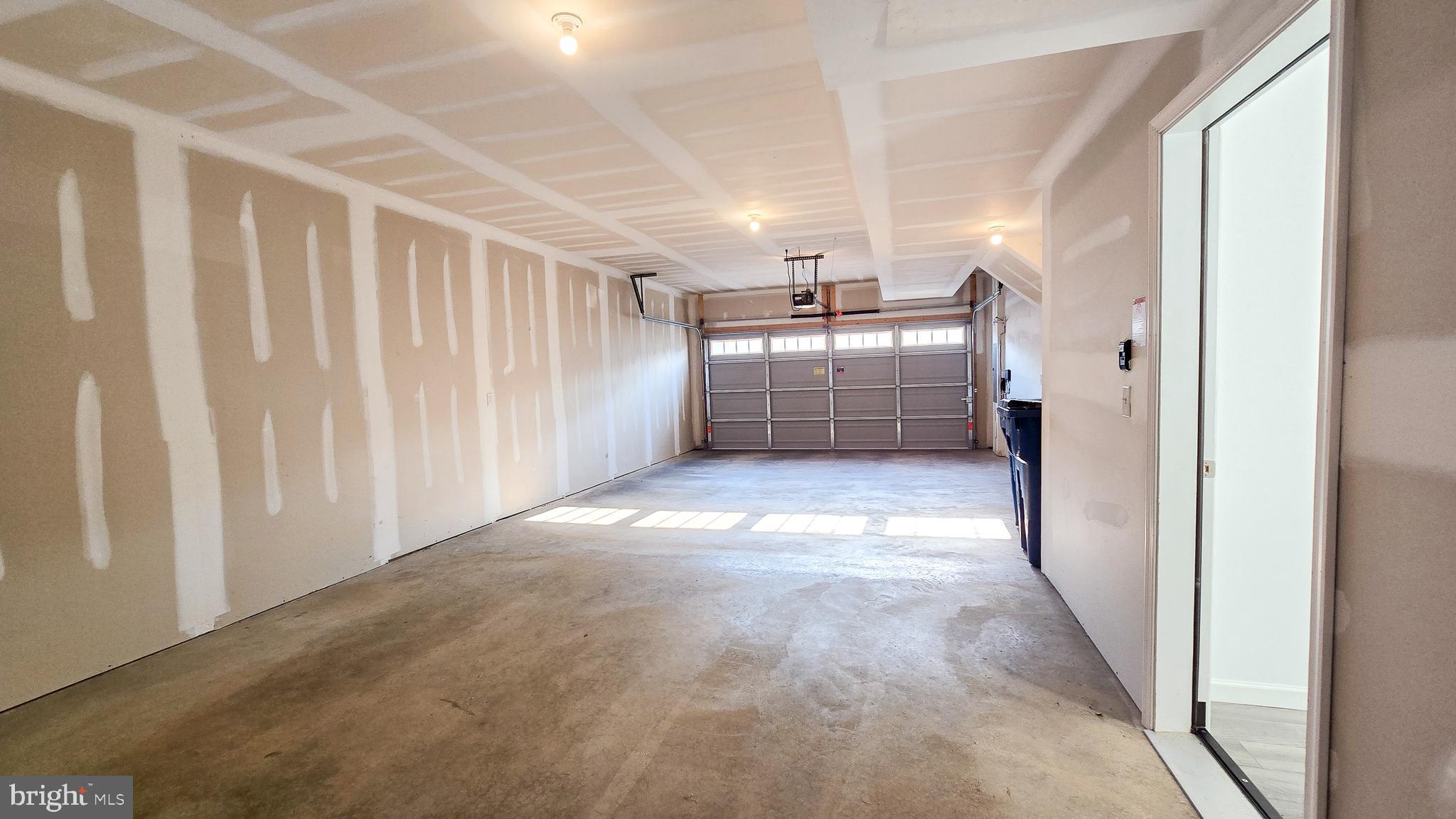 HANBURY COURT - Residential Lease