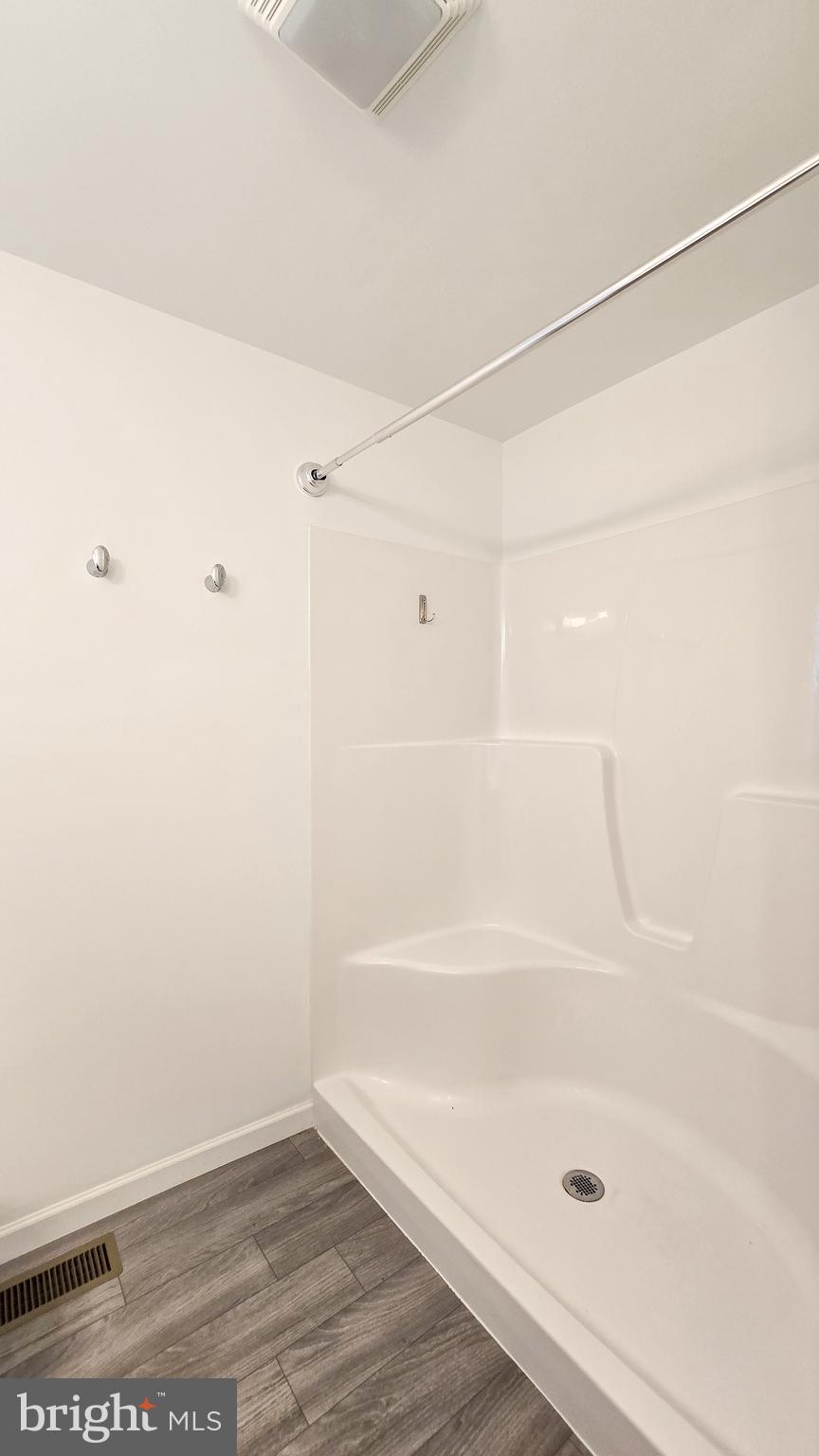 HANBURY COURT - Residential Lease