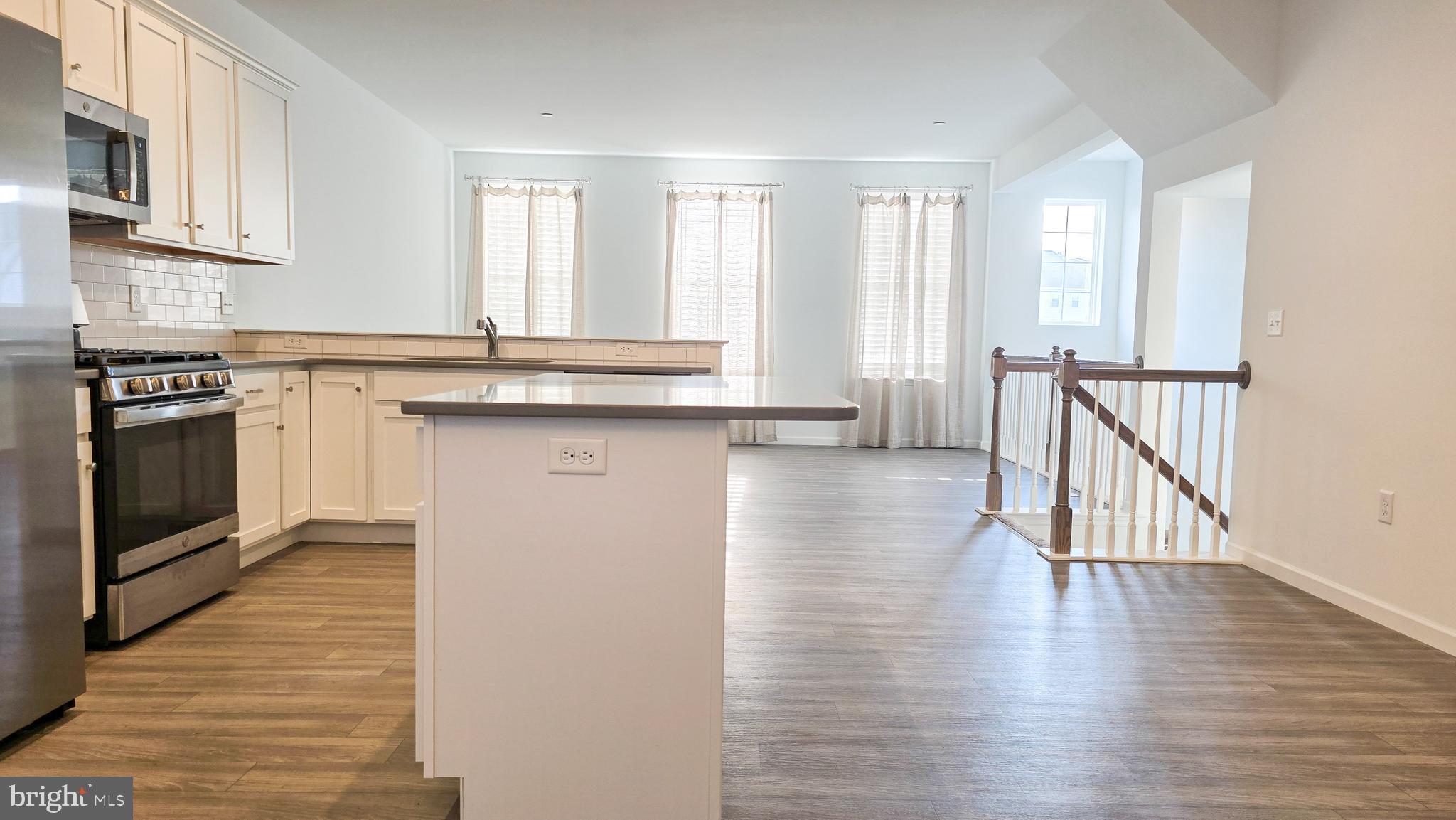 HANBURY COURT - Residential Lease