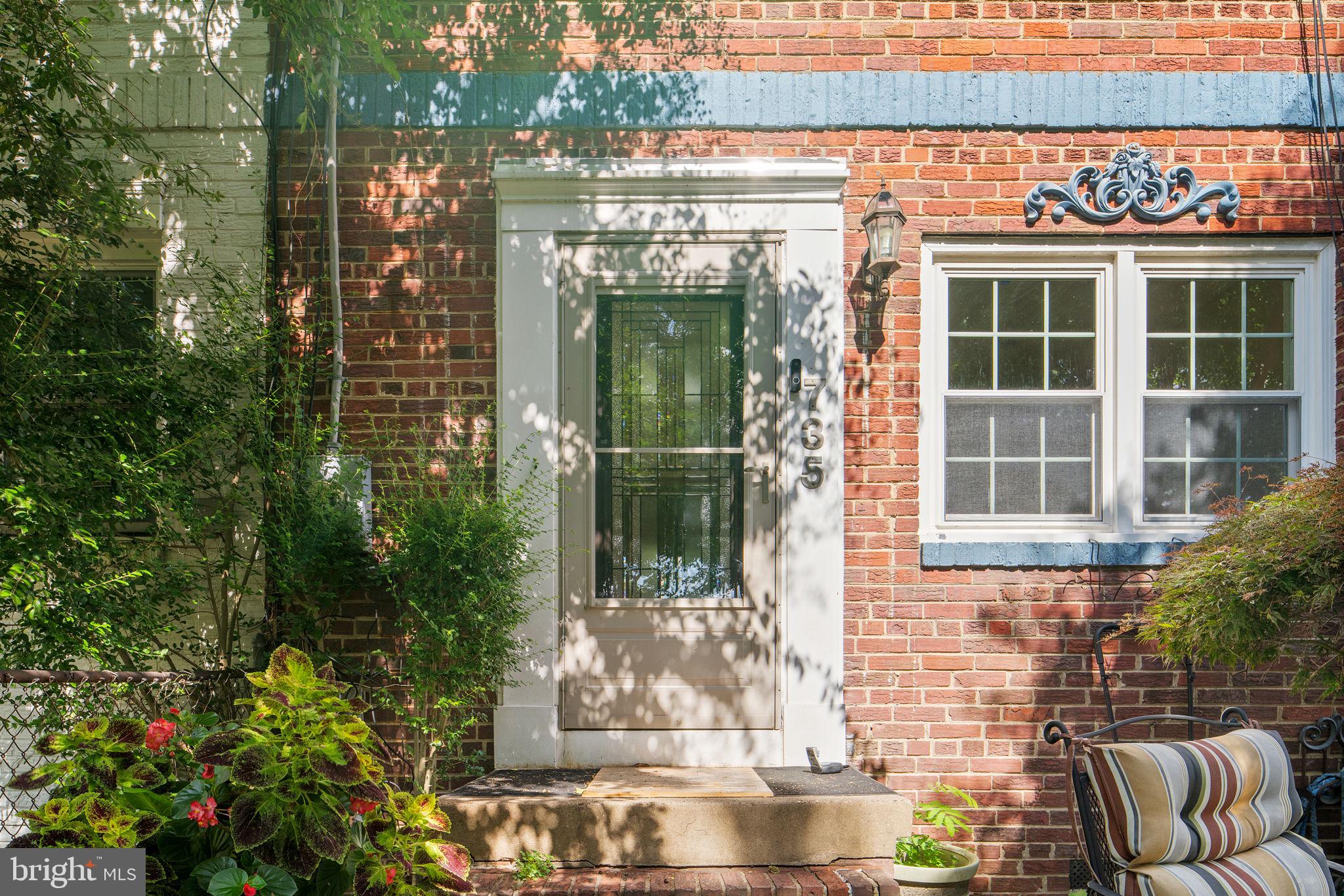 735 BERNARD STREET