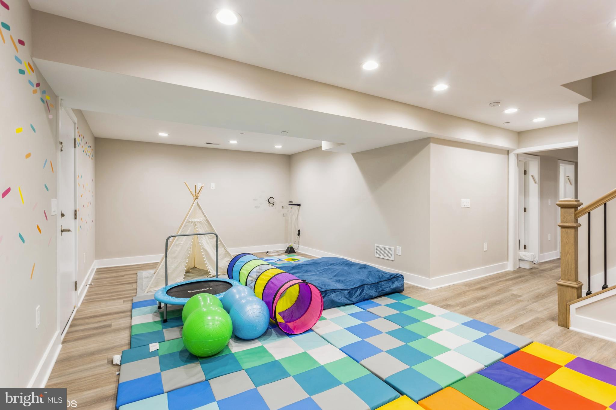 SHELBOURNE HEIGHTS - Residential