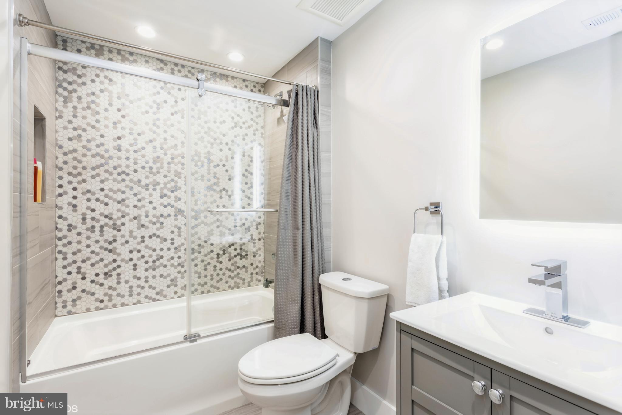 SHELBOURNE HEIGHTS - Residential