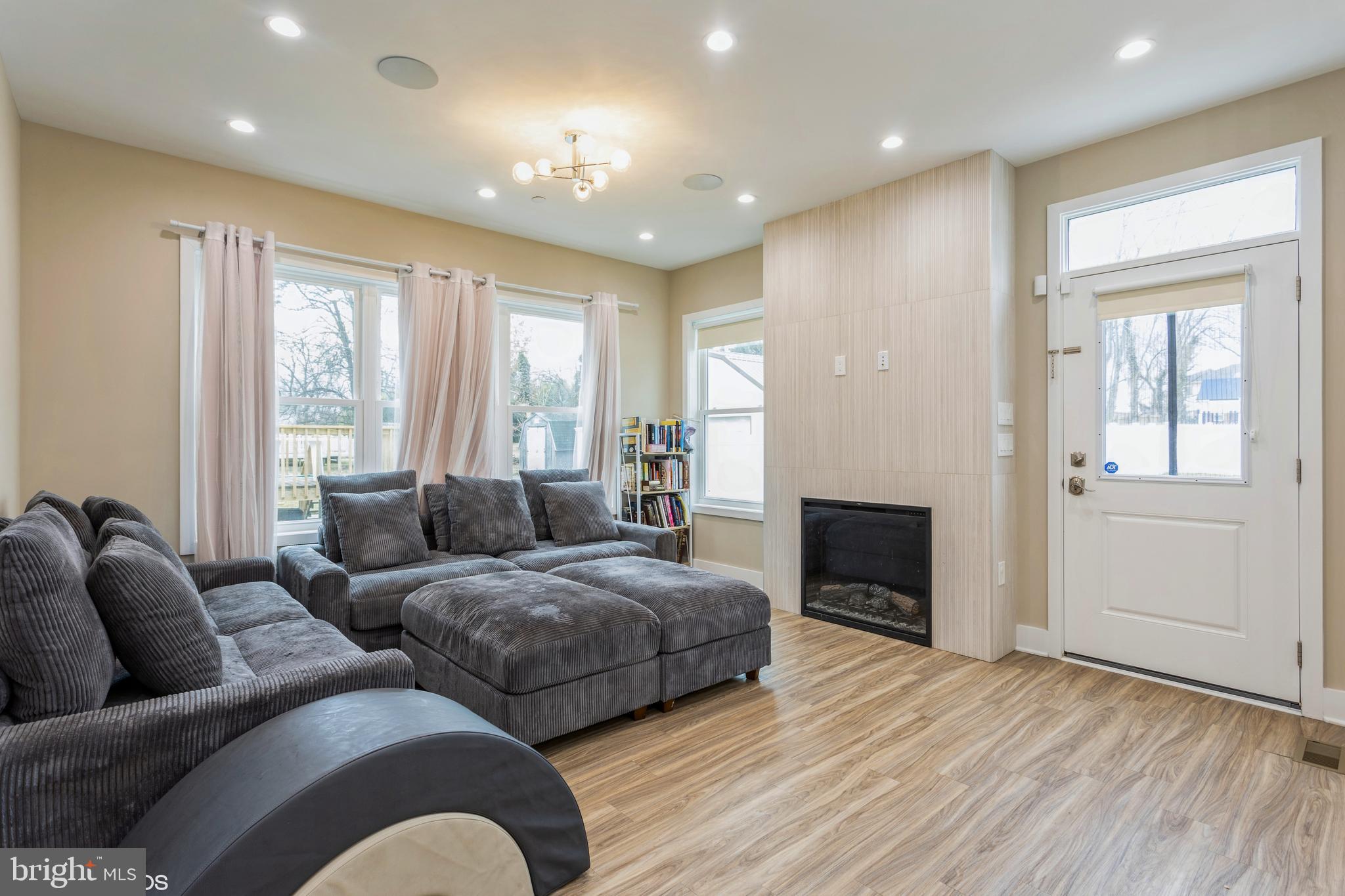 SHELBOURNE HEIGHTS - Residential