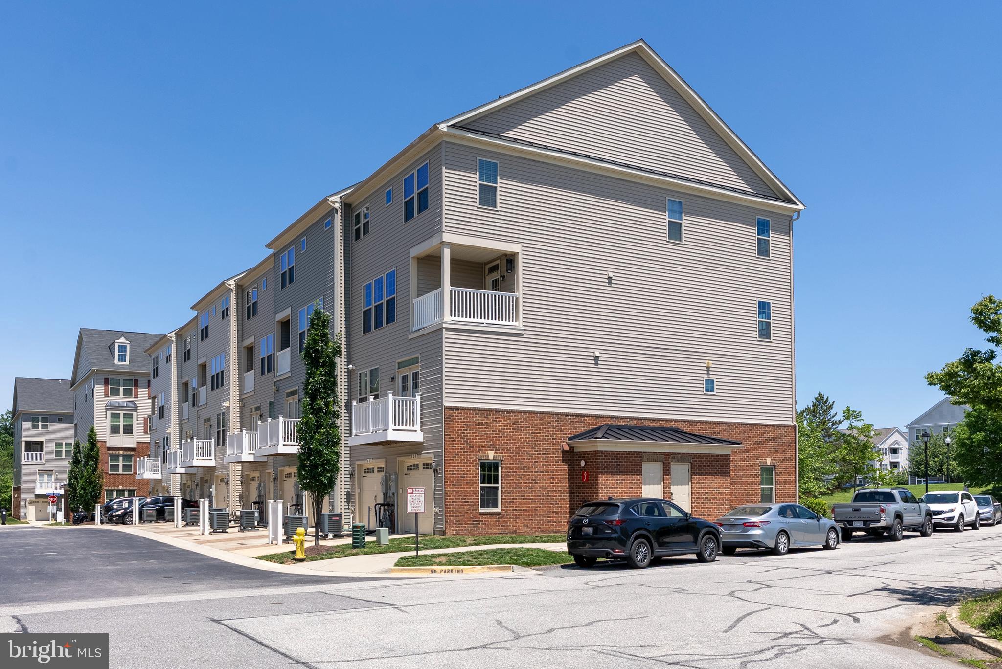 ORCHARD SQUARE - Residential Lease