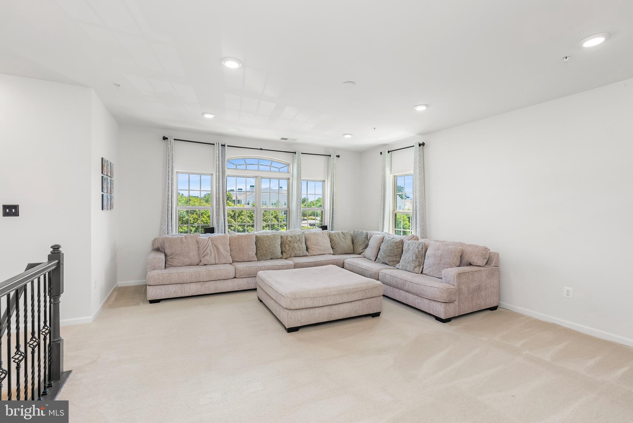 ORCHARD SQUARE - Residential Lease