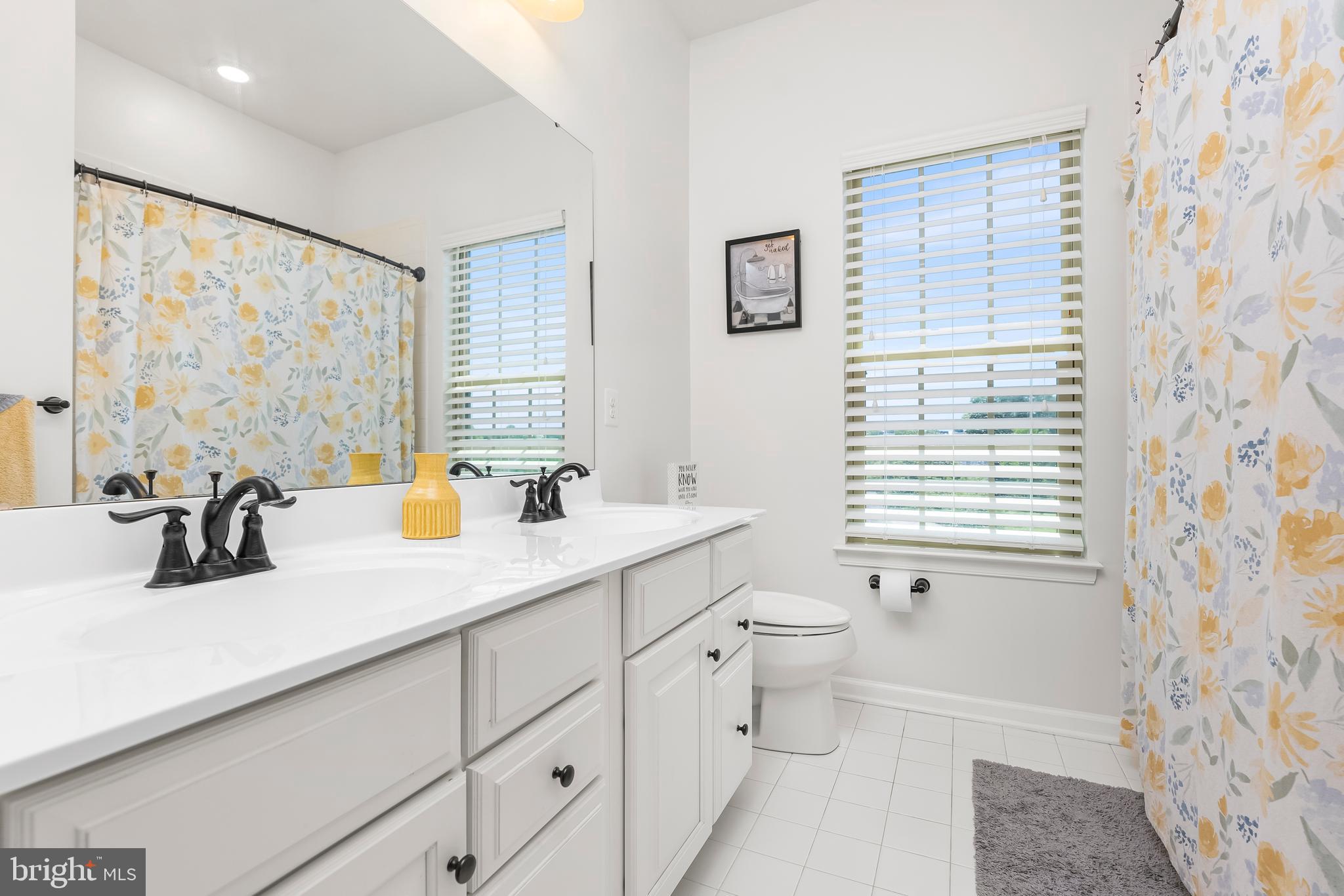 ORCHARD SQUARE - Residential Lease