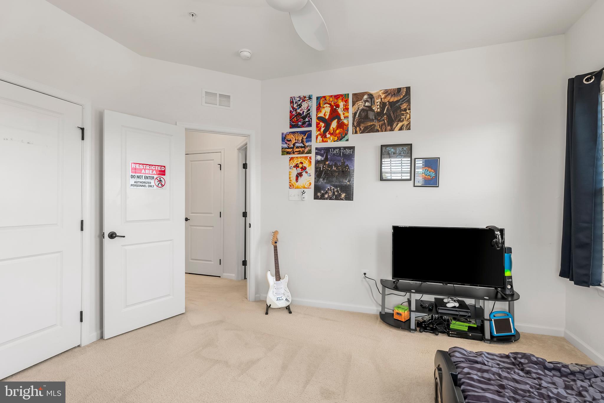 ORCHARD SQUARE - Residential Lease