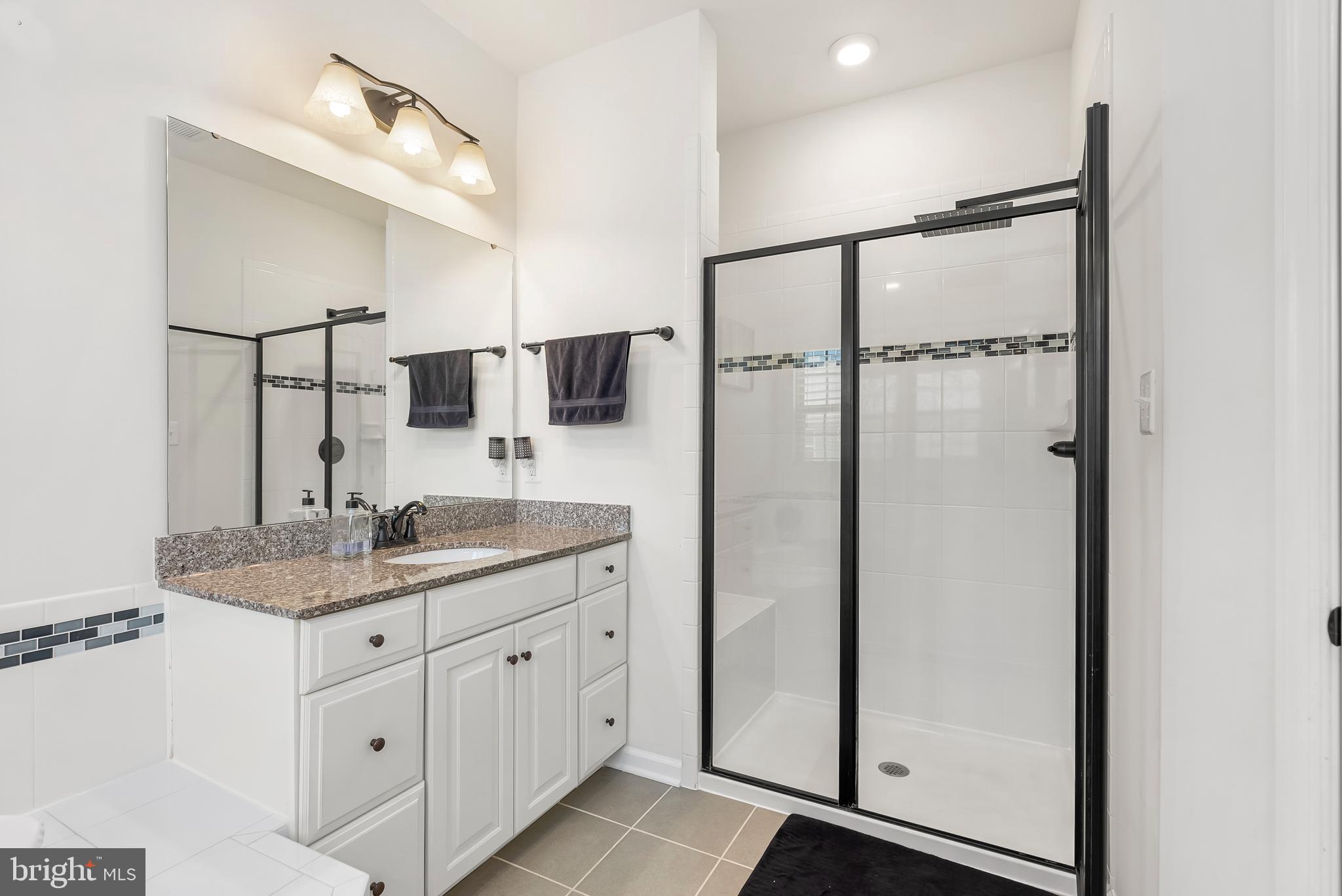 ORCHARD SQUARE - Residential Lease