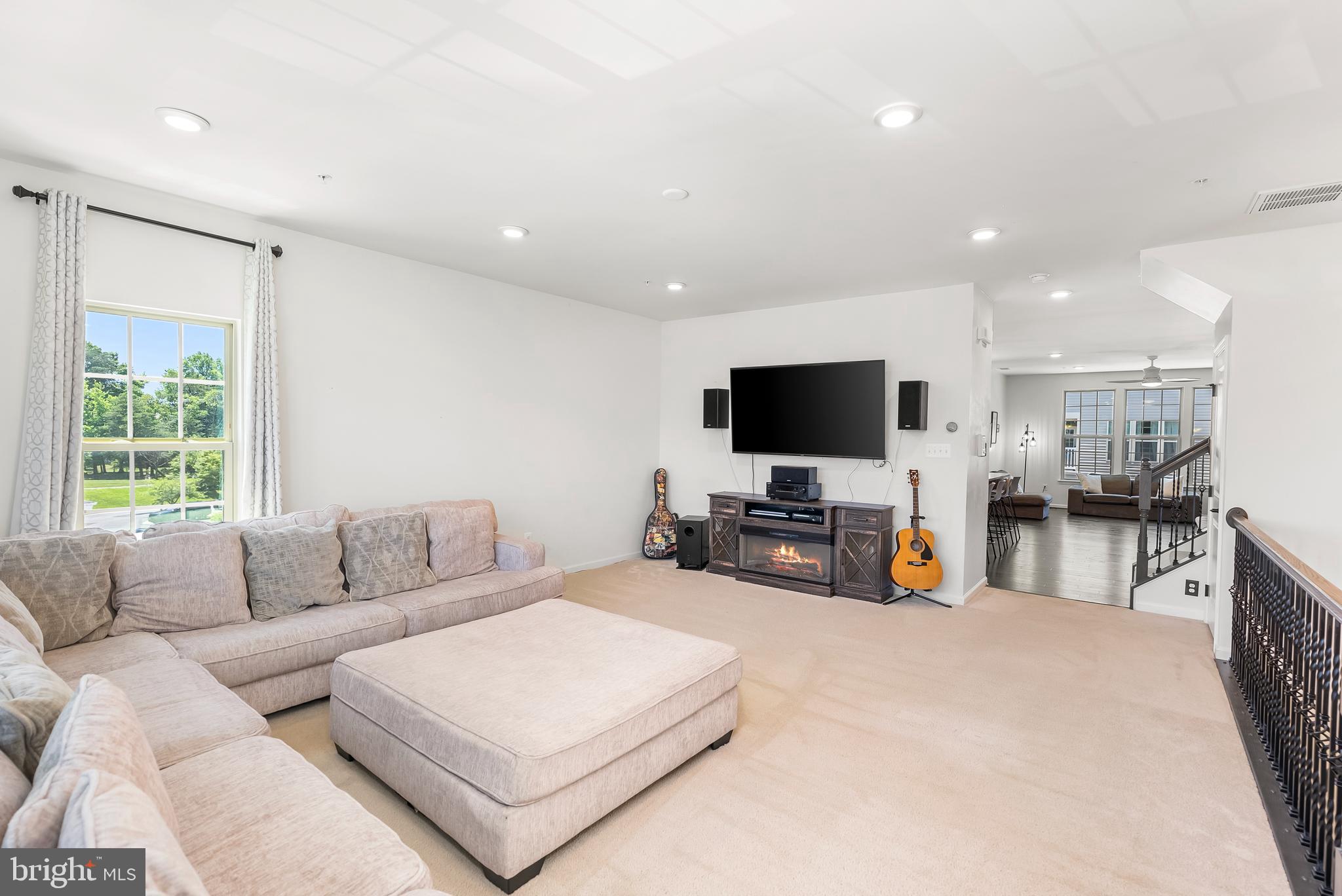 ORCHARD SQUARE - Residential Lease