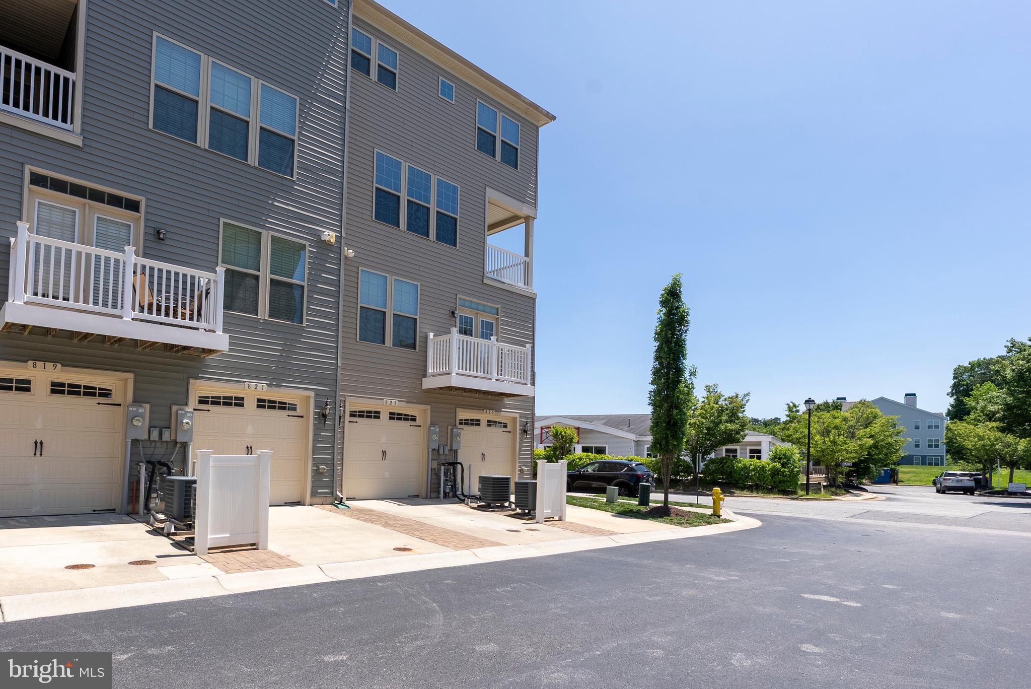 ORCHARD SQUARE - Residential Lease