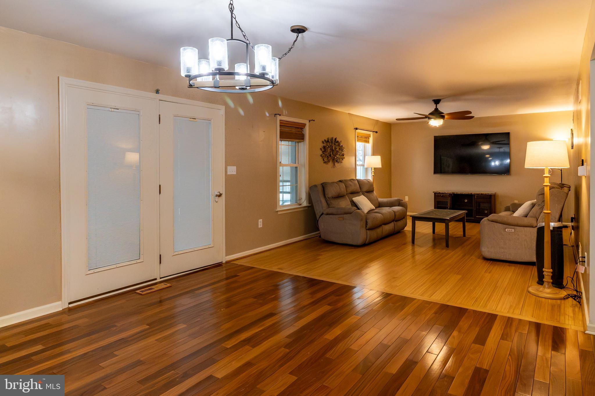 TWIN CREEKS - Residential