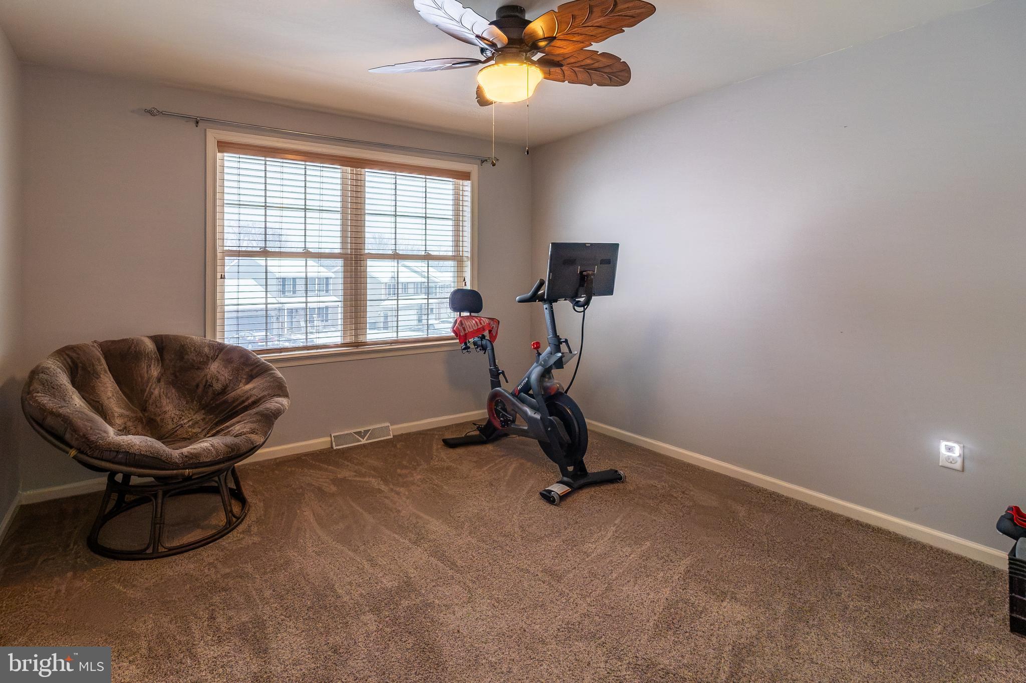 TWIN CREEKS - Residential