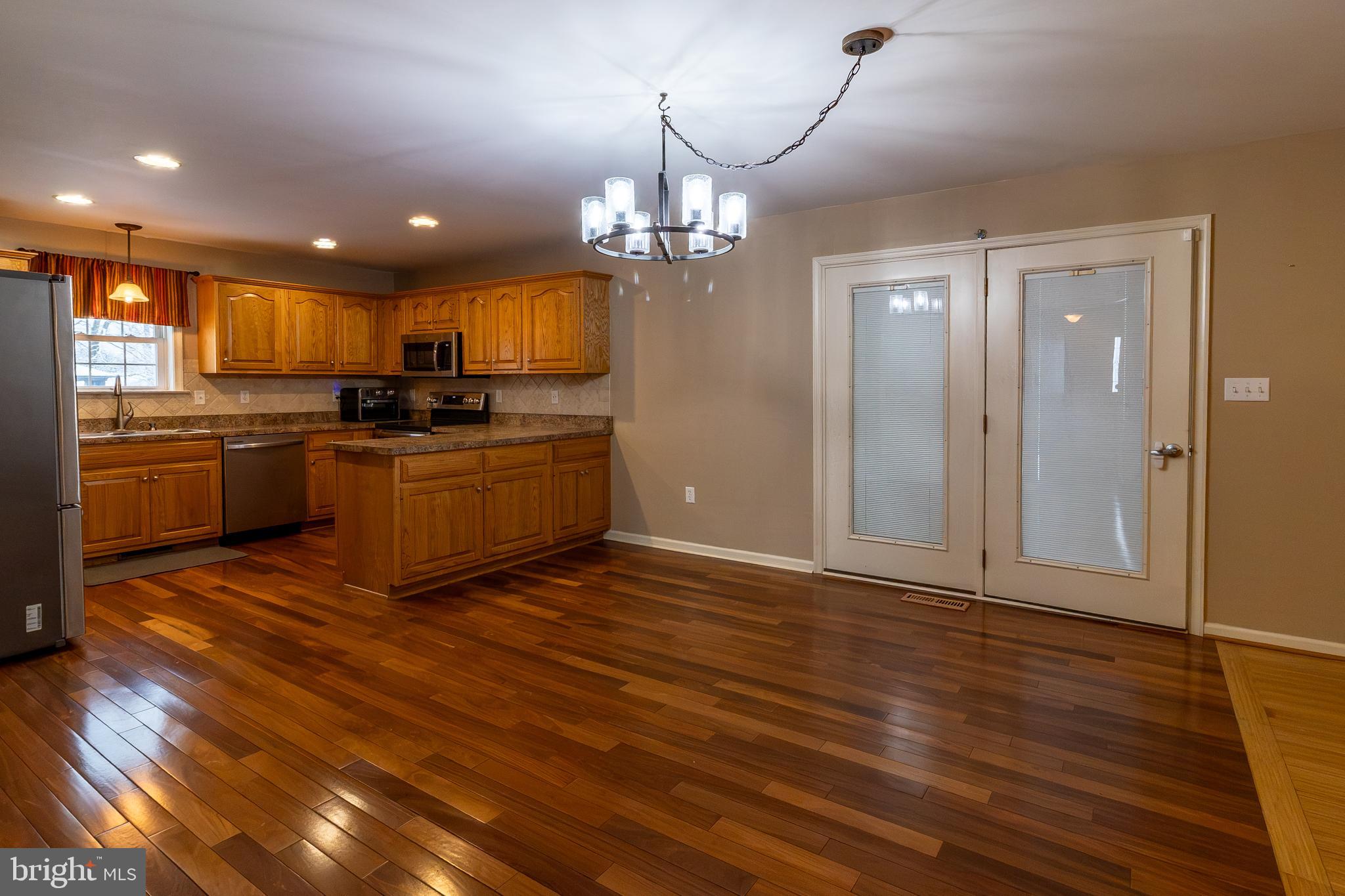 TWIN CREEKS - Residential