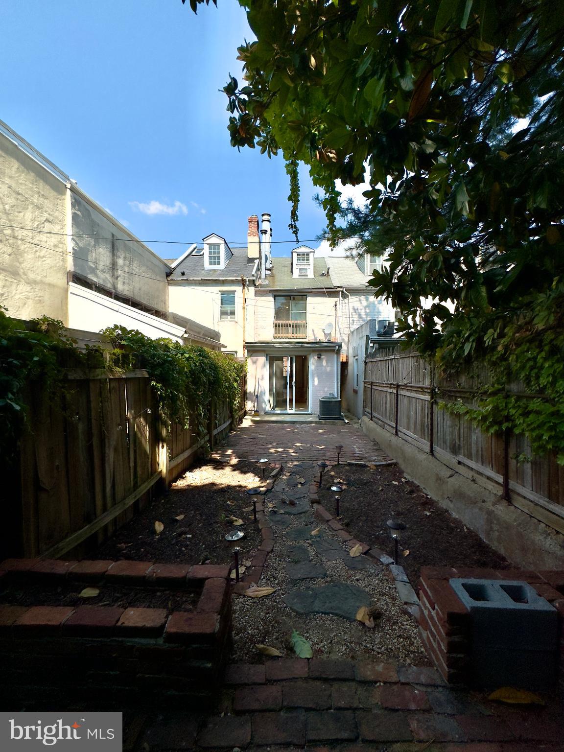 FEDERAL HILL HISTORIC DISTRICT - Residential Lease