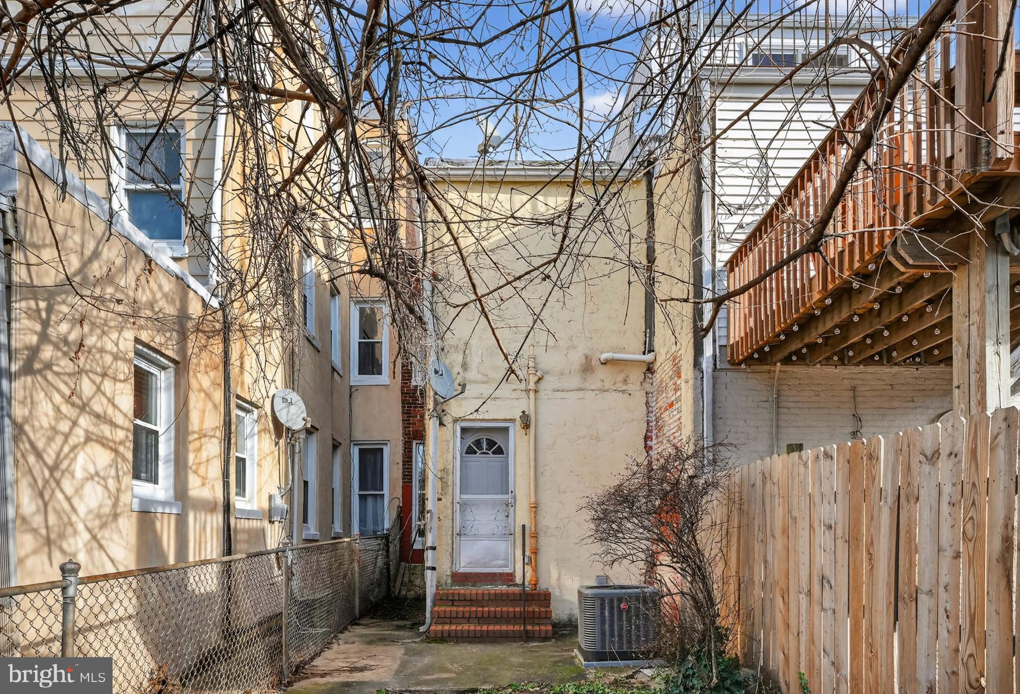 FEDERAL HILL HISTORIC DISTRICT - Residential Lease