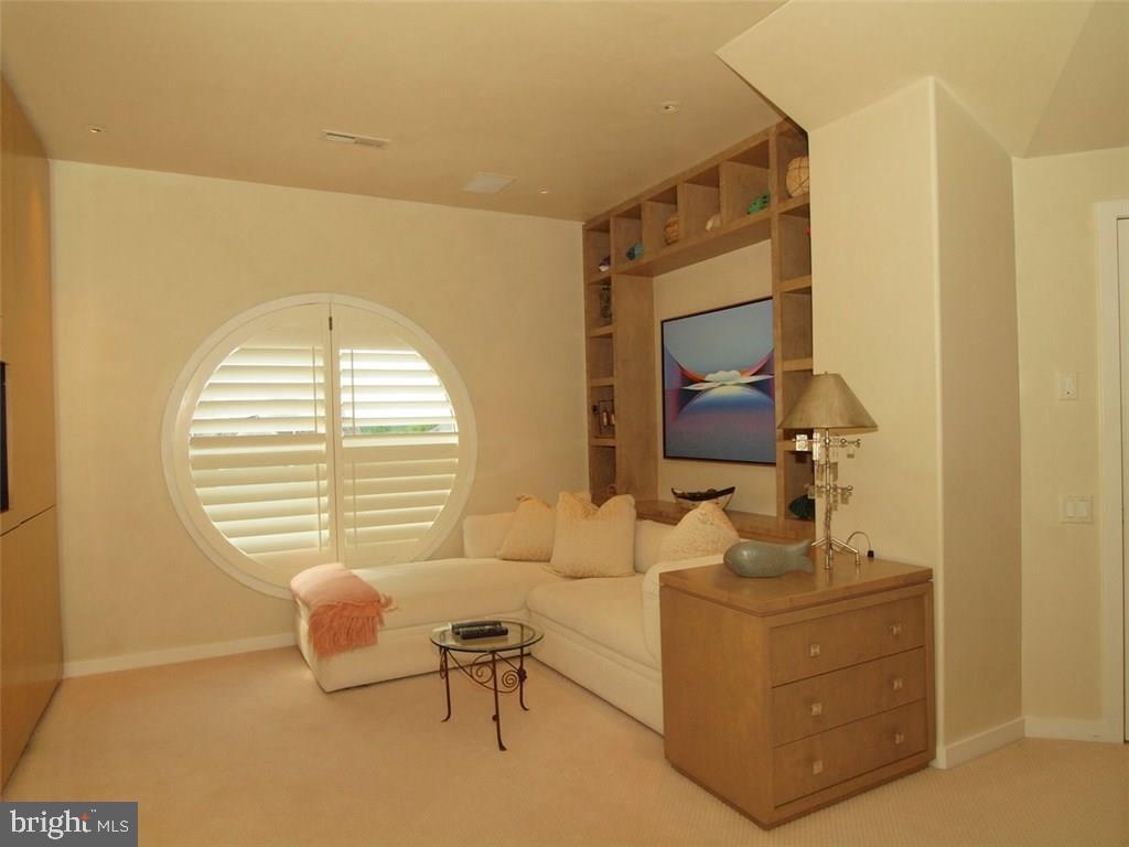 RETREAT - Residential