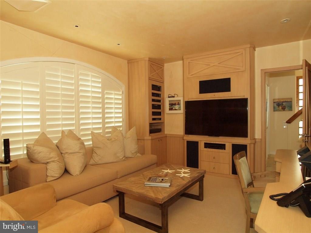 RETREAT - Residential