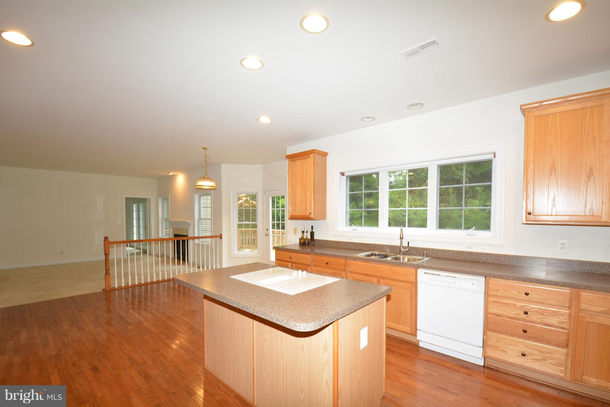 COUNTRY CLUB/LAKE MONTCLAIR - Residential Lease