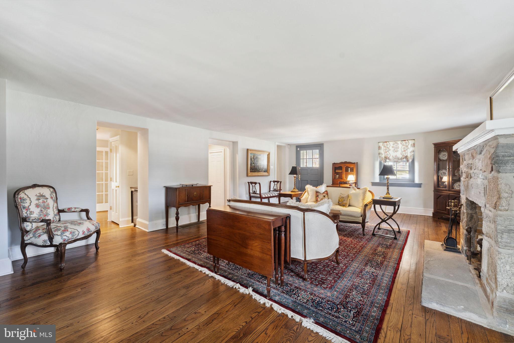 RADNOR HUNT - Residential