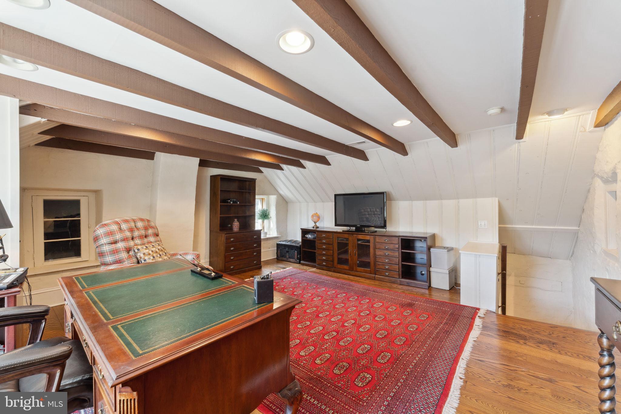 RADNOR HUNT - Residential