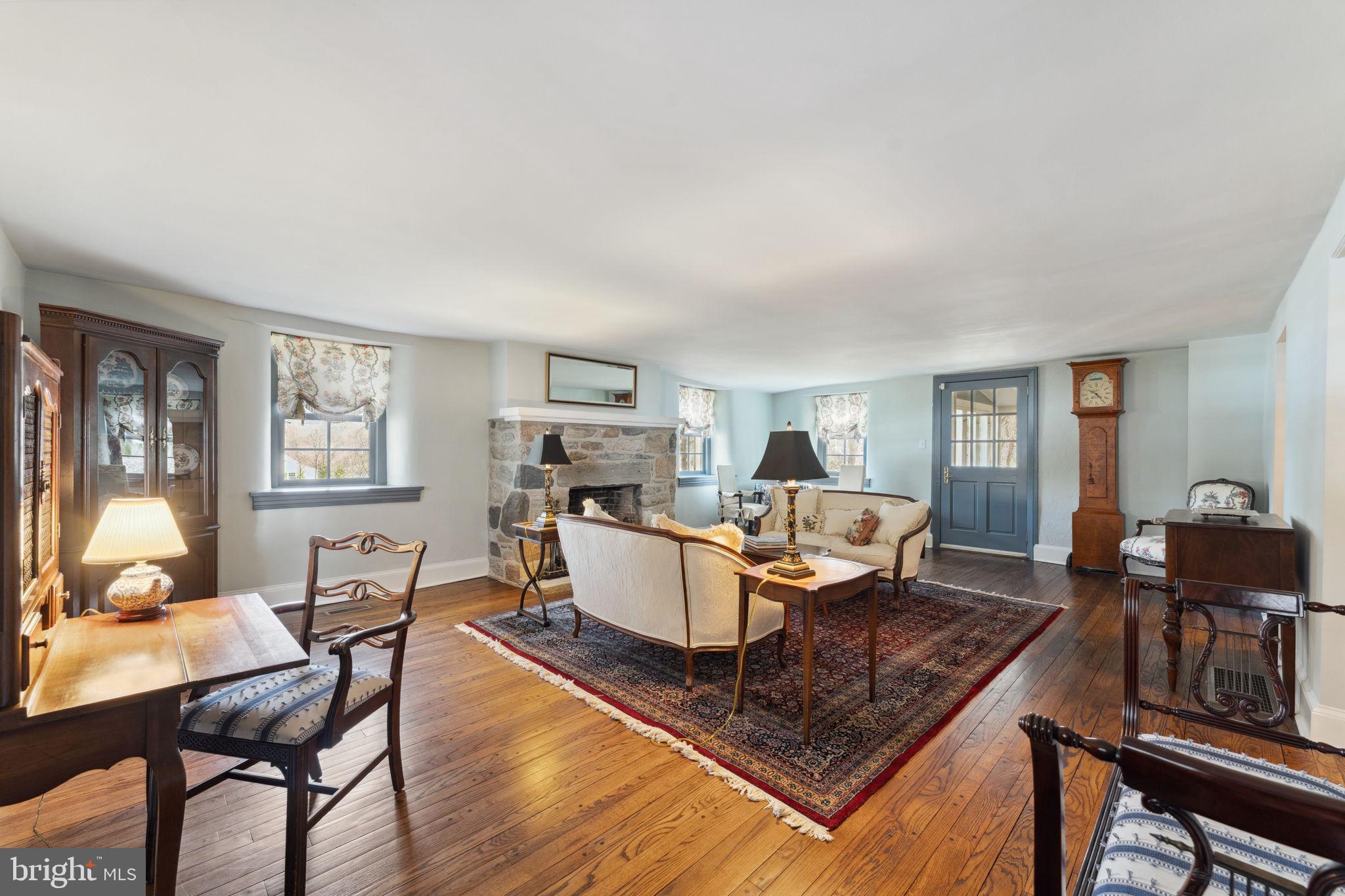 RADNOR HUNT - Residential