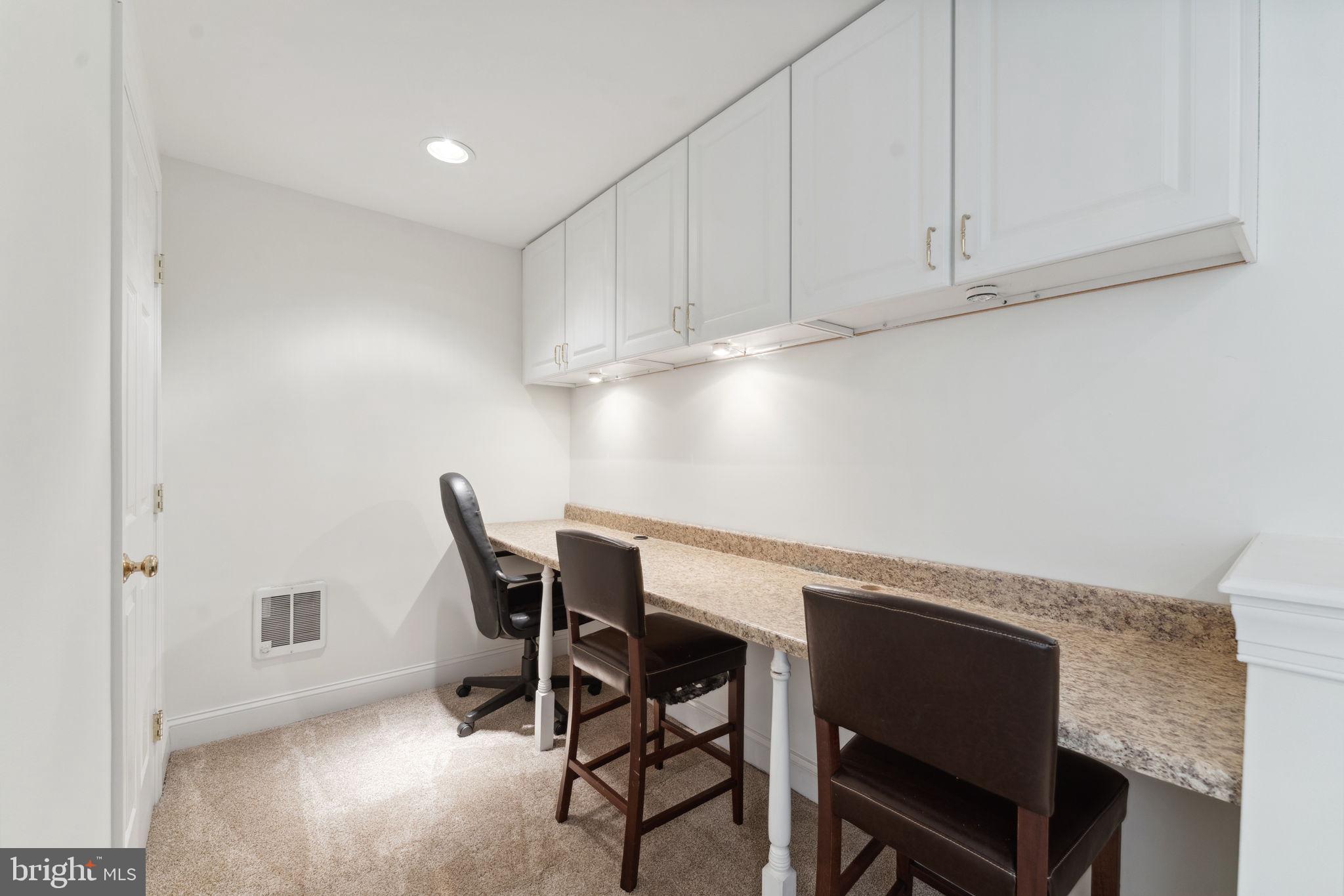 RADNOR HUNT - Residential