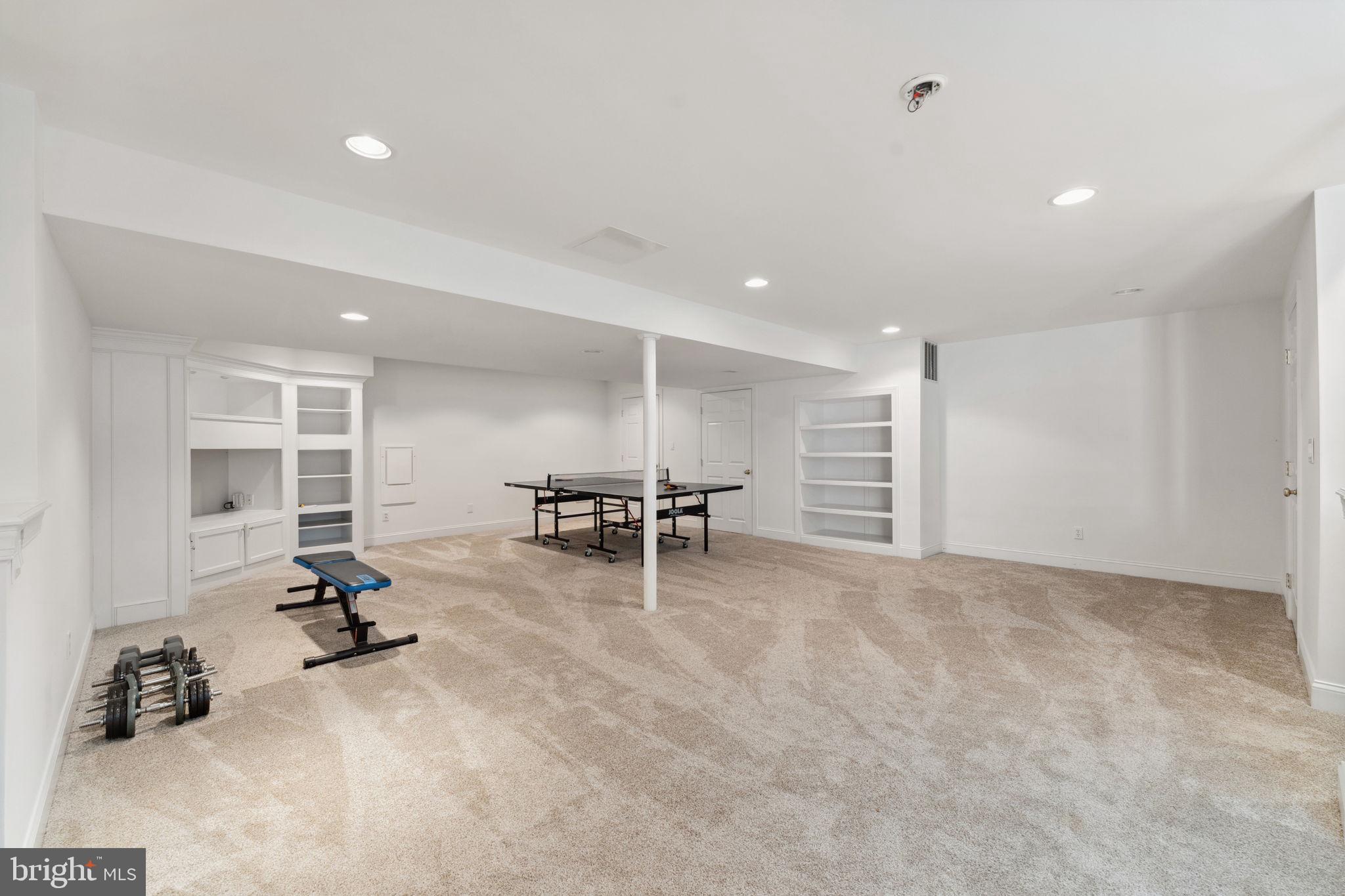 RADNOR HUNT - Residential