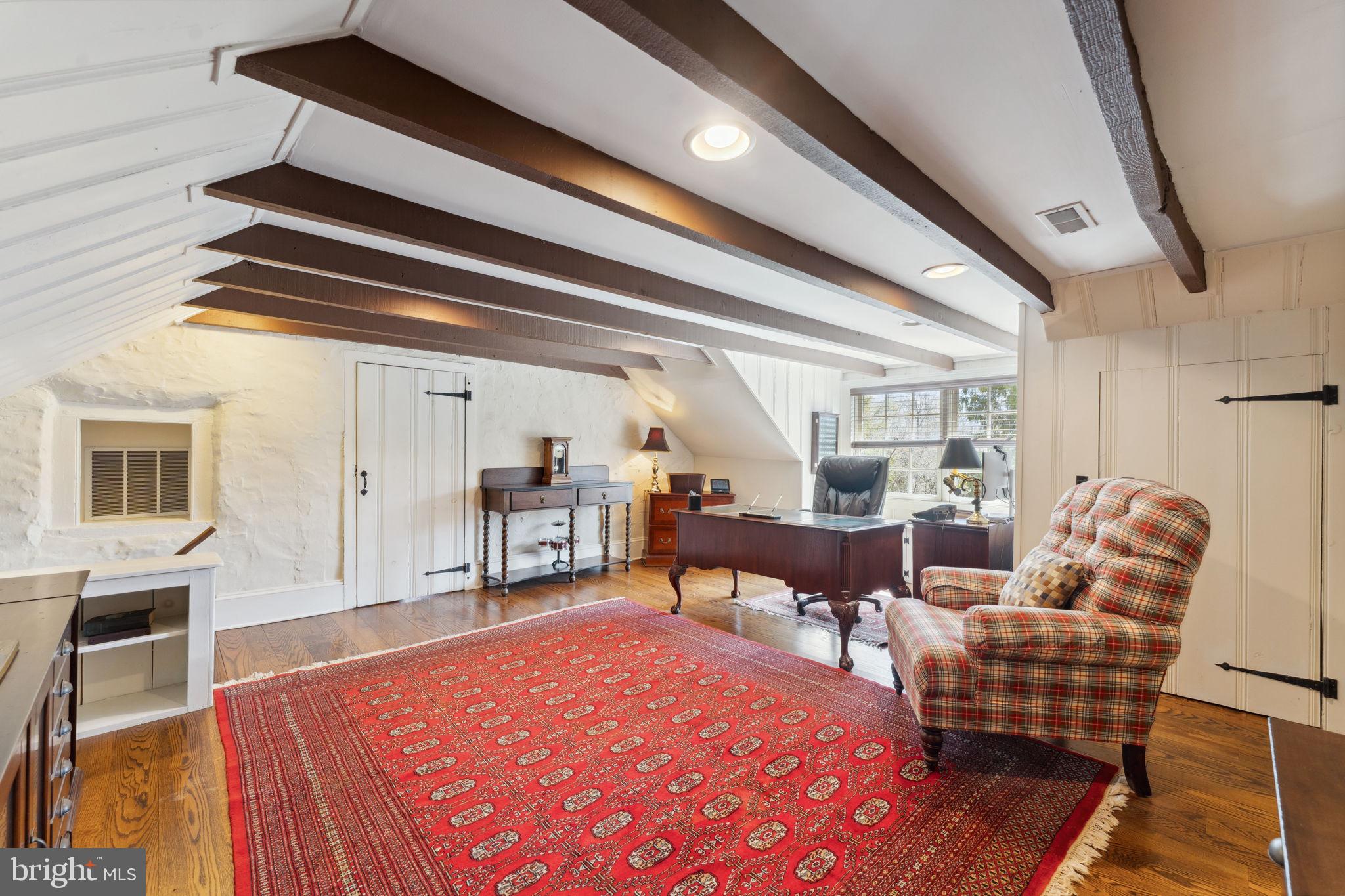 RADNOR HUNT - Residential