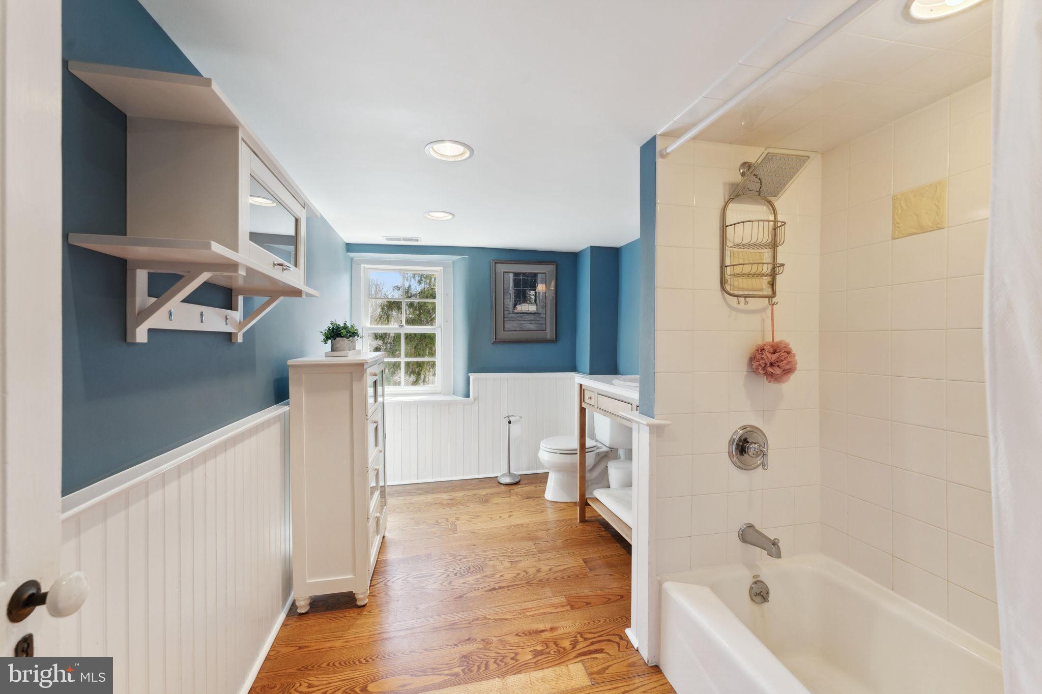 RADNOR HUNT - Residential