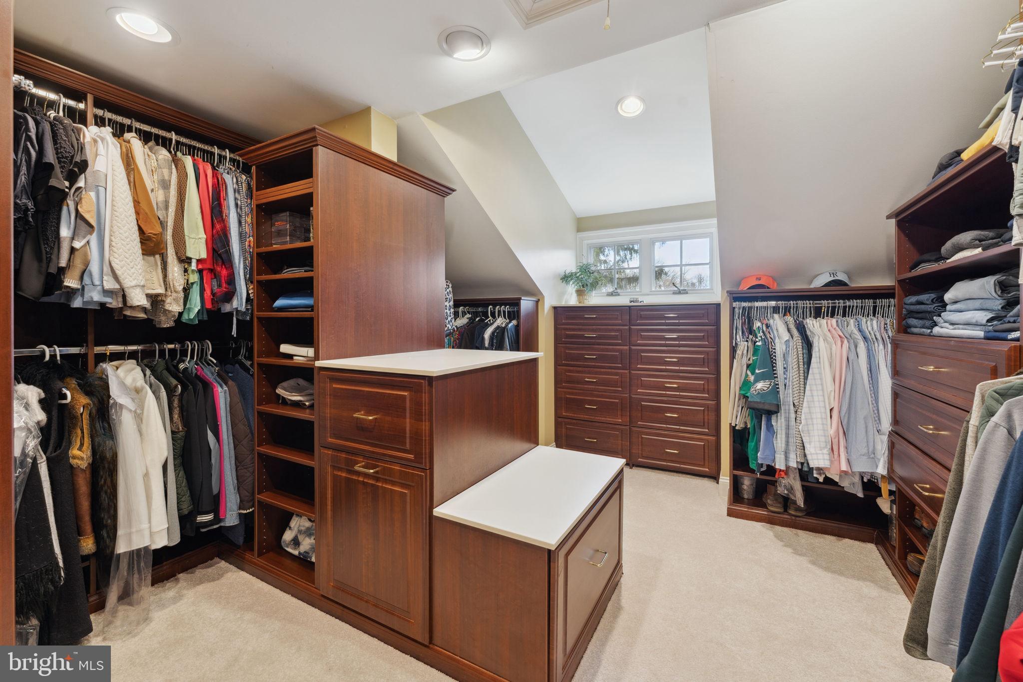 RADNOR HUNT - Residential