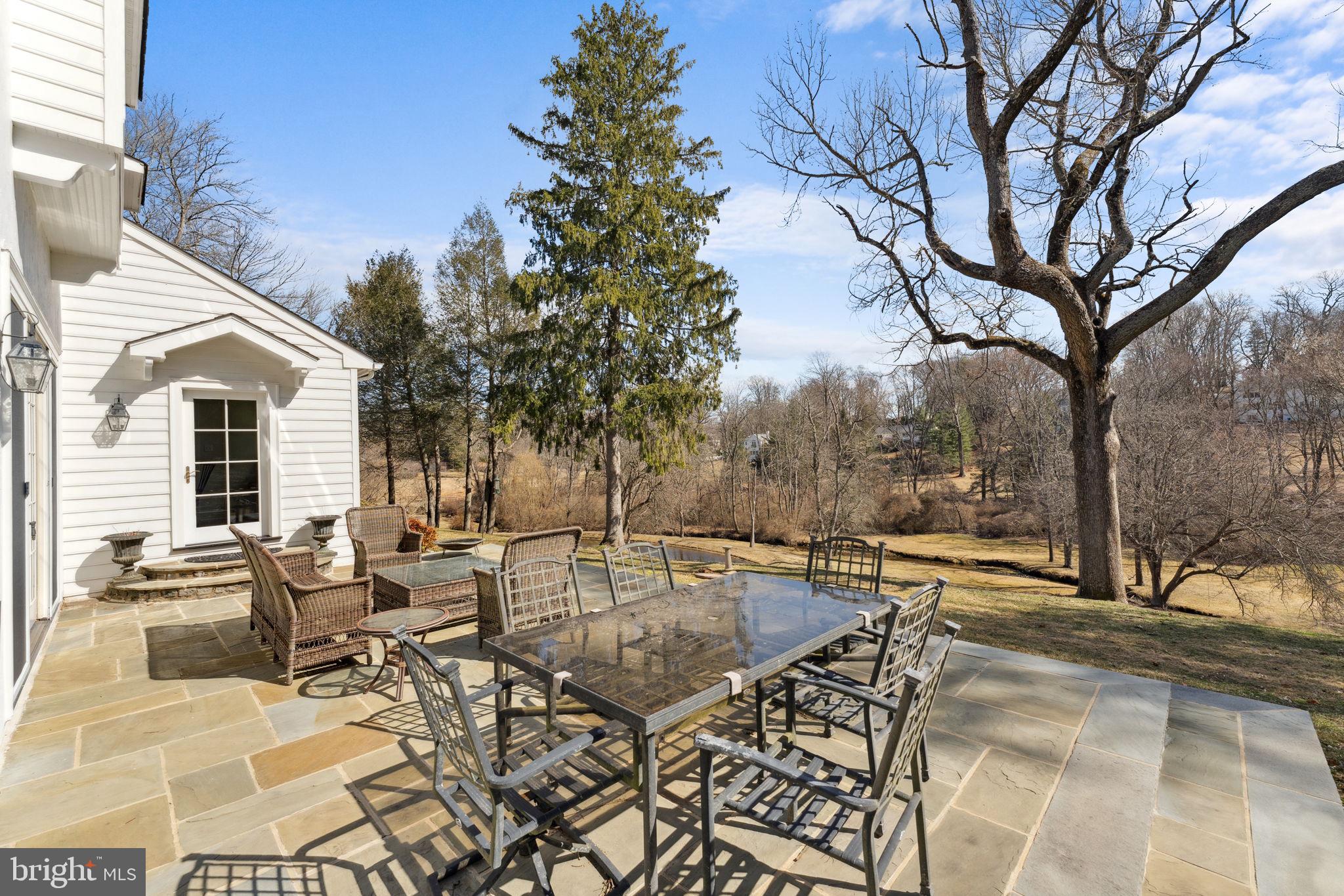 RADNOR HUNT - Residential