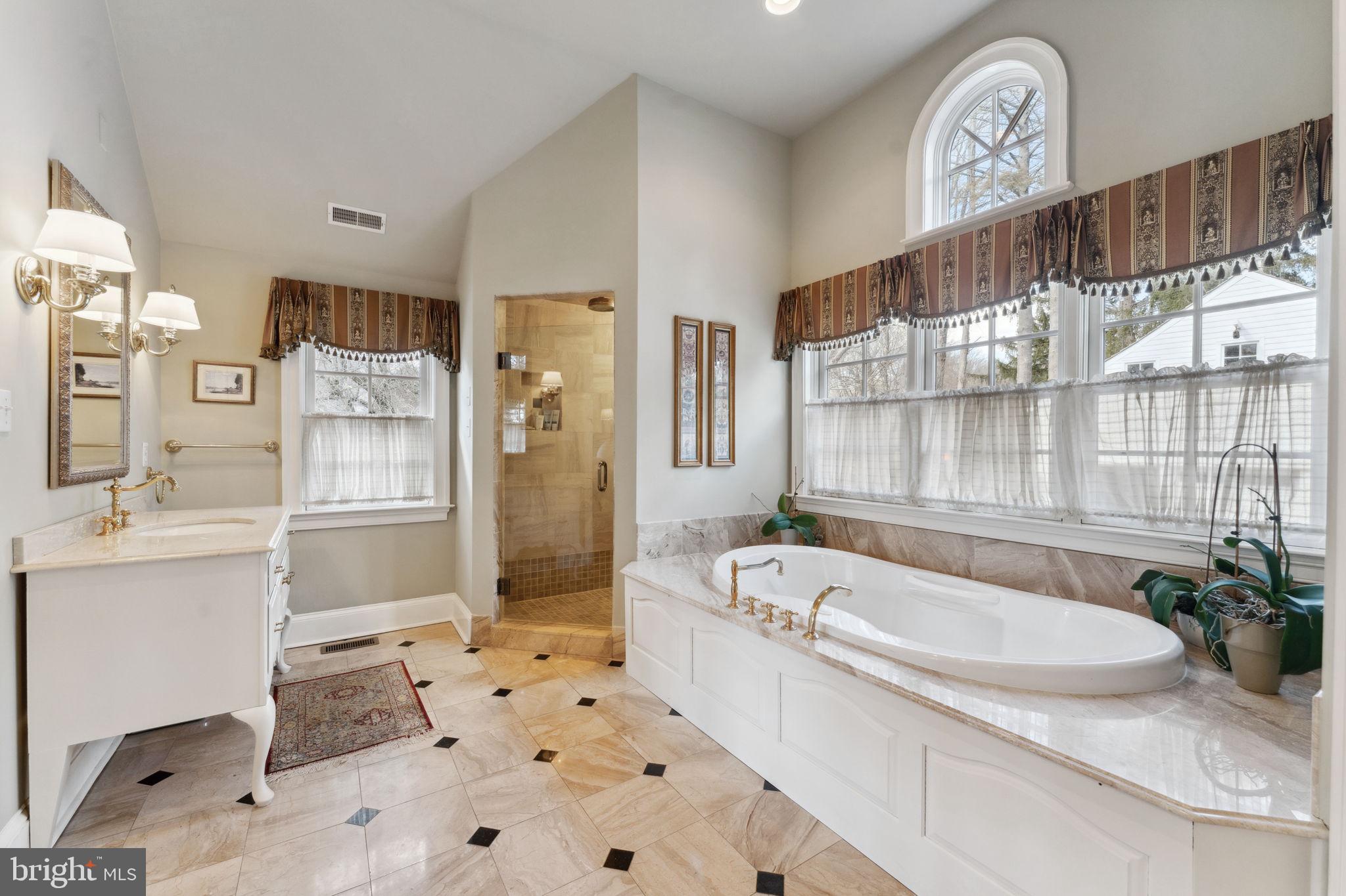 RADNOR HUNT - Residential