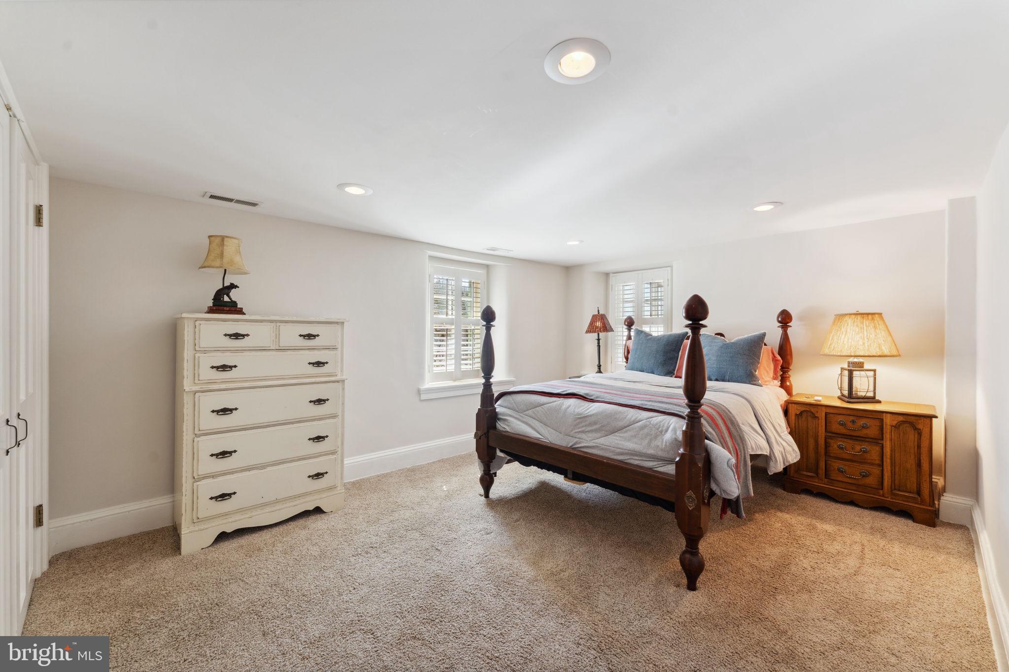 RADNOR HUNT - Residential