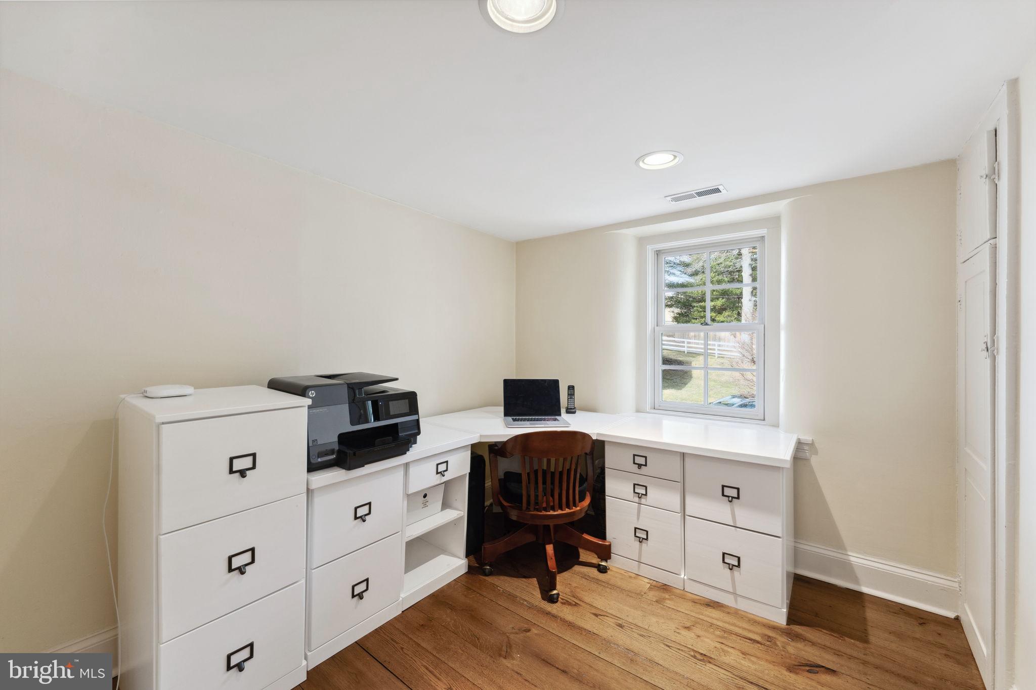 RADNOR HUNT - Residential