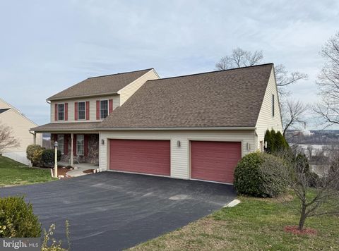 435 N BURBERRY LANE MOUNT WOLF PA 17347