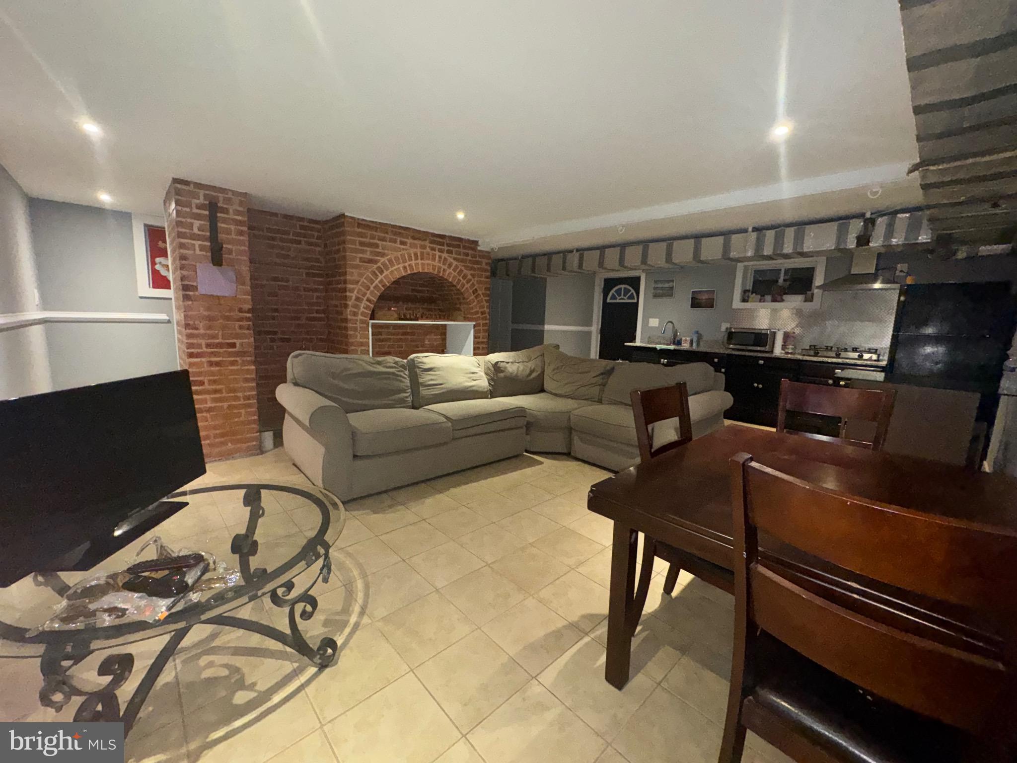 GAITHERSBURG OUTSIDE - Residential