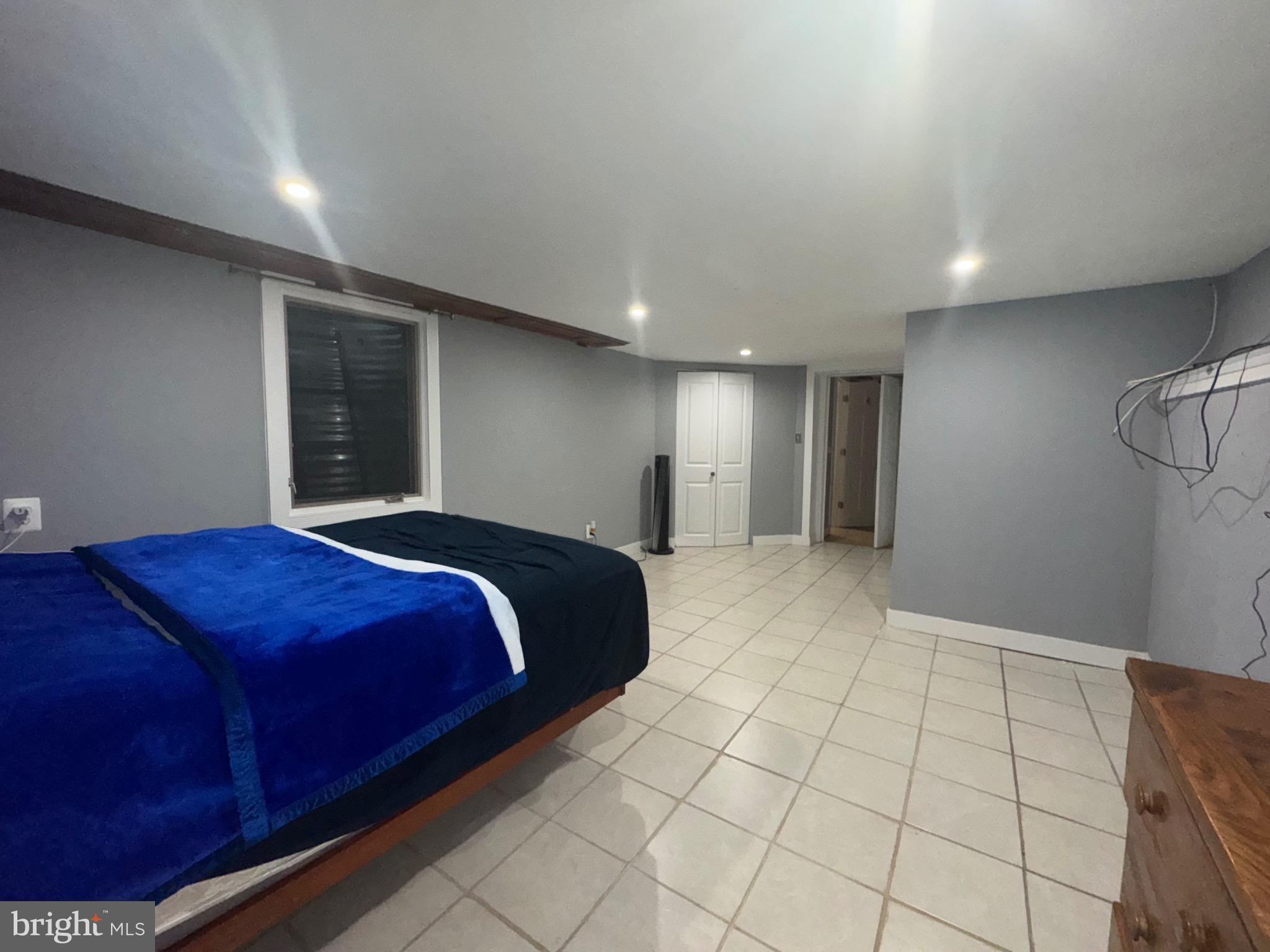 GAITHERSBURG OUTSIDE - Residential