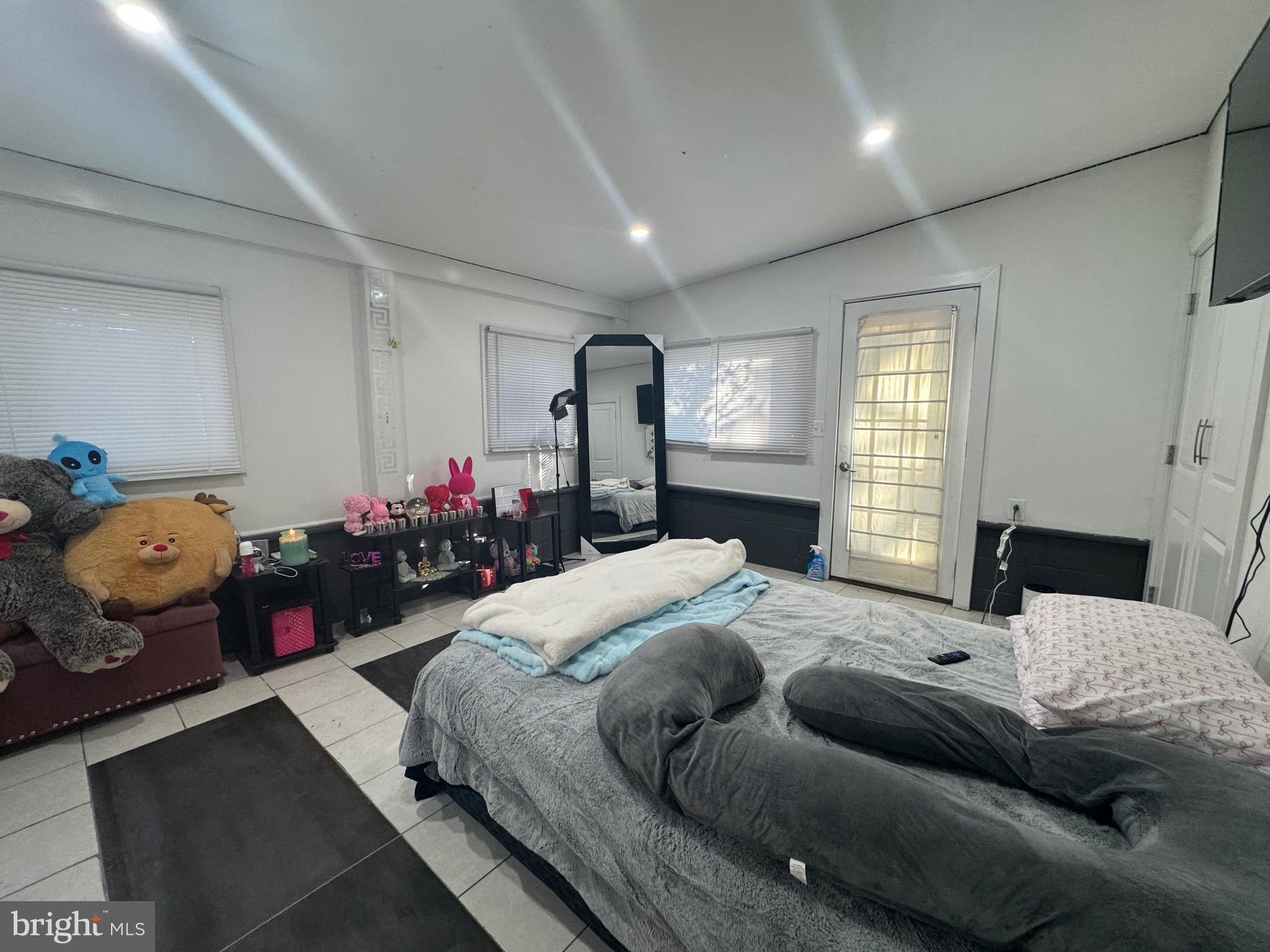 GAITHERSBURG OUTSIDE - Residential