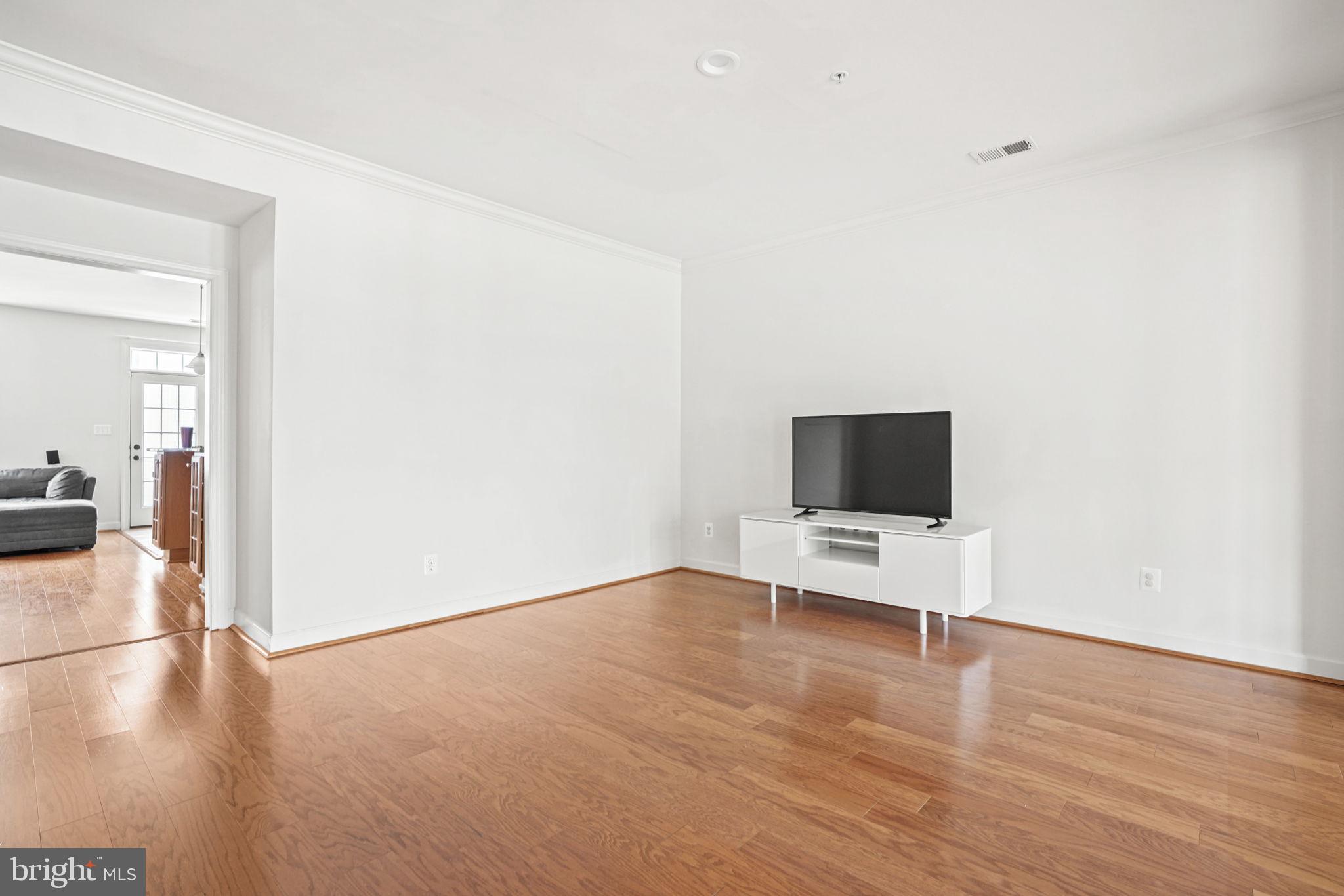 POTOMAC CLUB - Residential