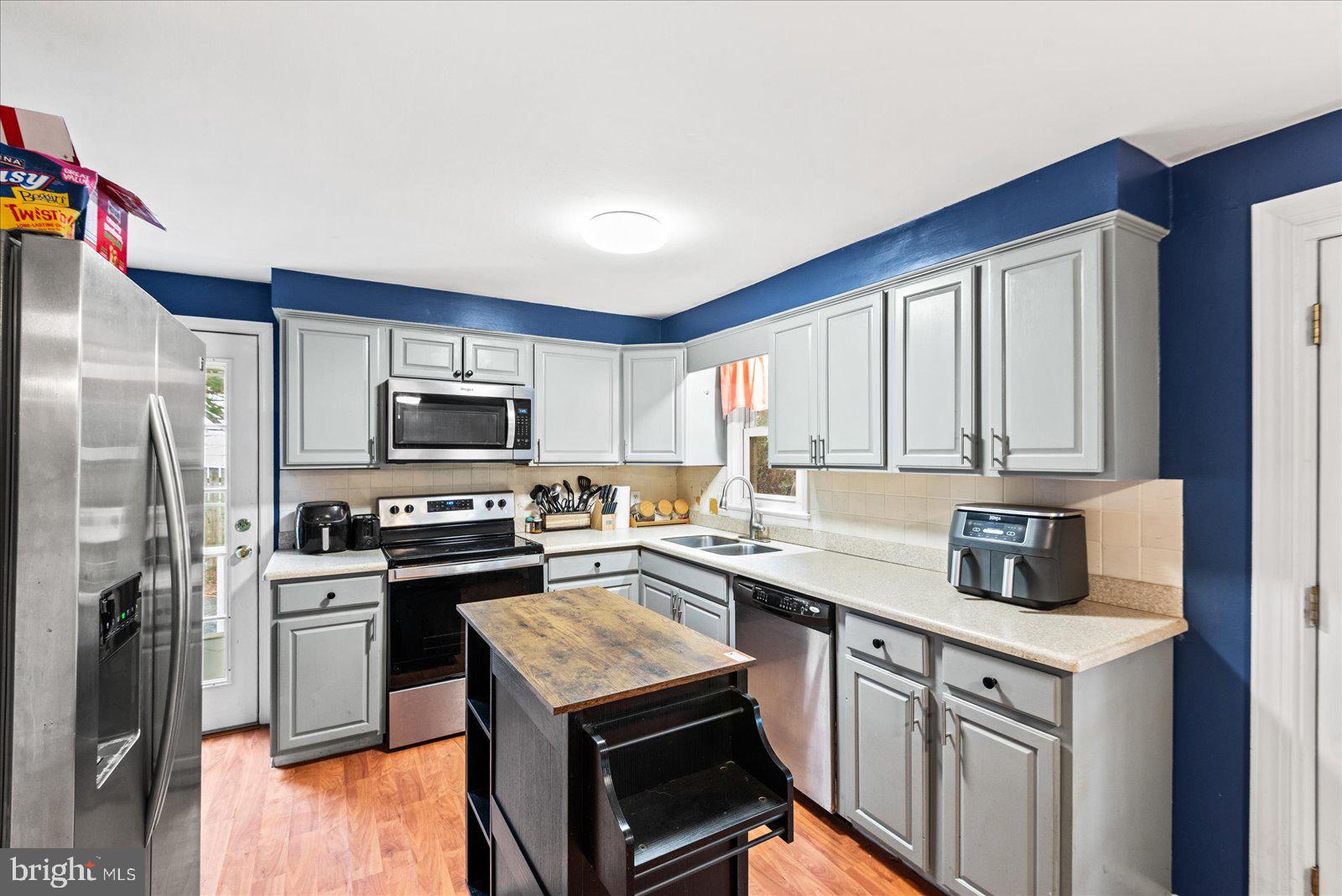 RIDGE POINT ESTATES - Residential