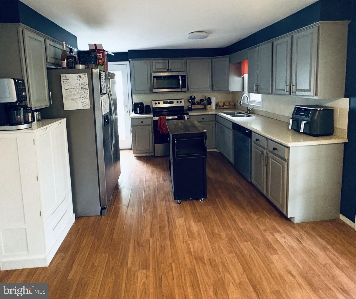 RIDGE POINT ESTATES - Residential