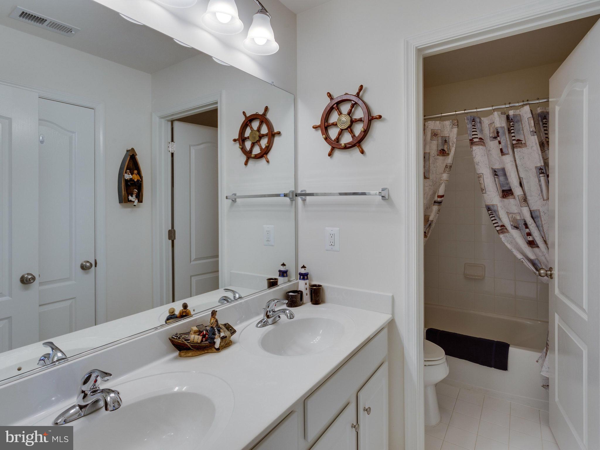 BRAMBLETON OVERLOOK - Residential