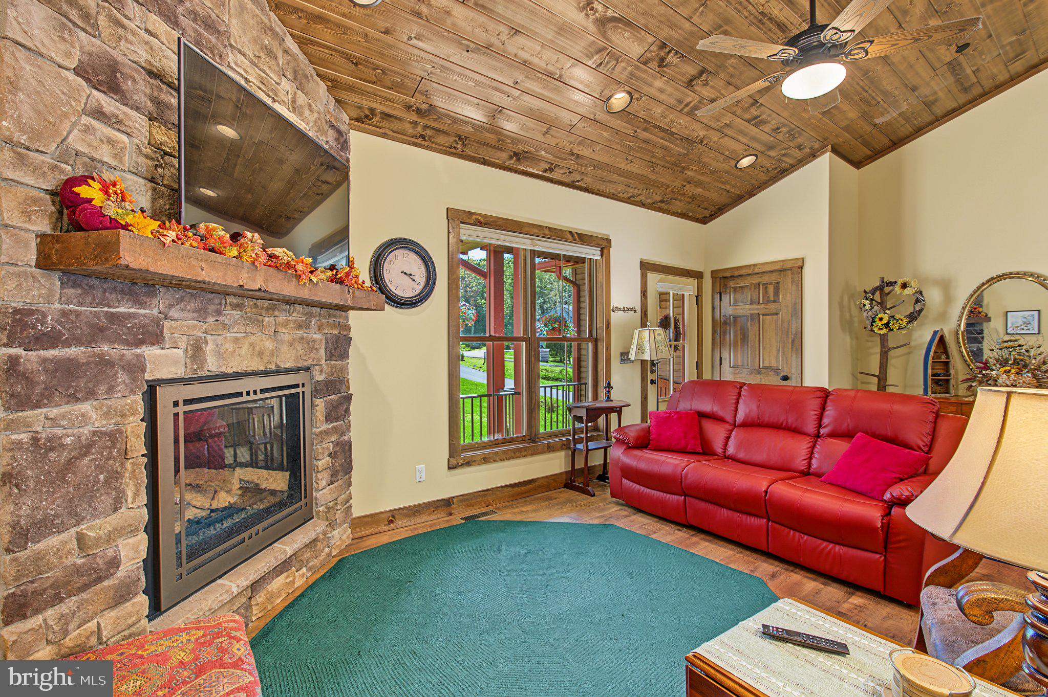 128 COLLEGE HEIGHTS COURT