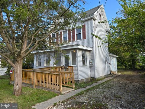 40 MAPLE STREET CRISFIELD MD 21817